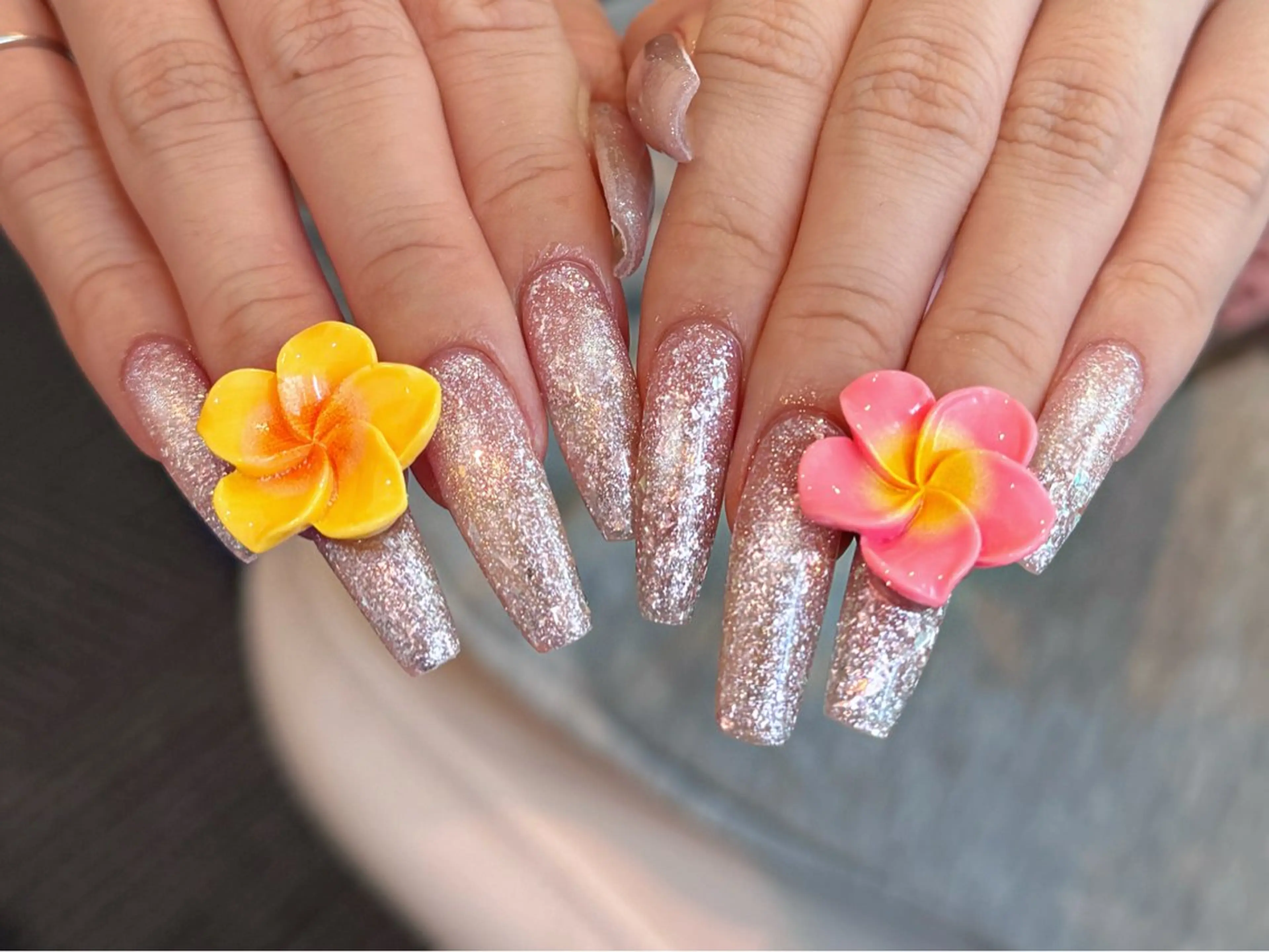ネイル オーロラネイル 長さ出し フレンチネイル ジェルネイル ガラスフレンチ ハンドネイル Rela・S NAILのネイルデザイン