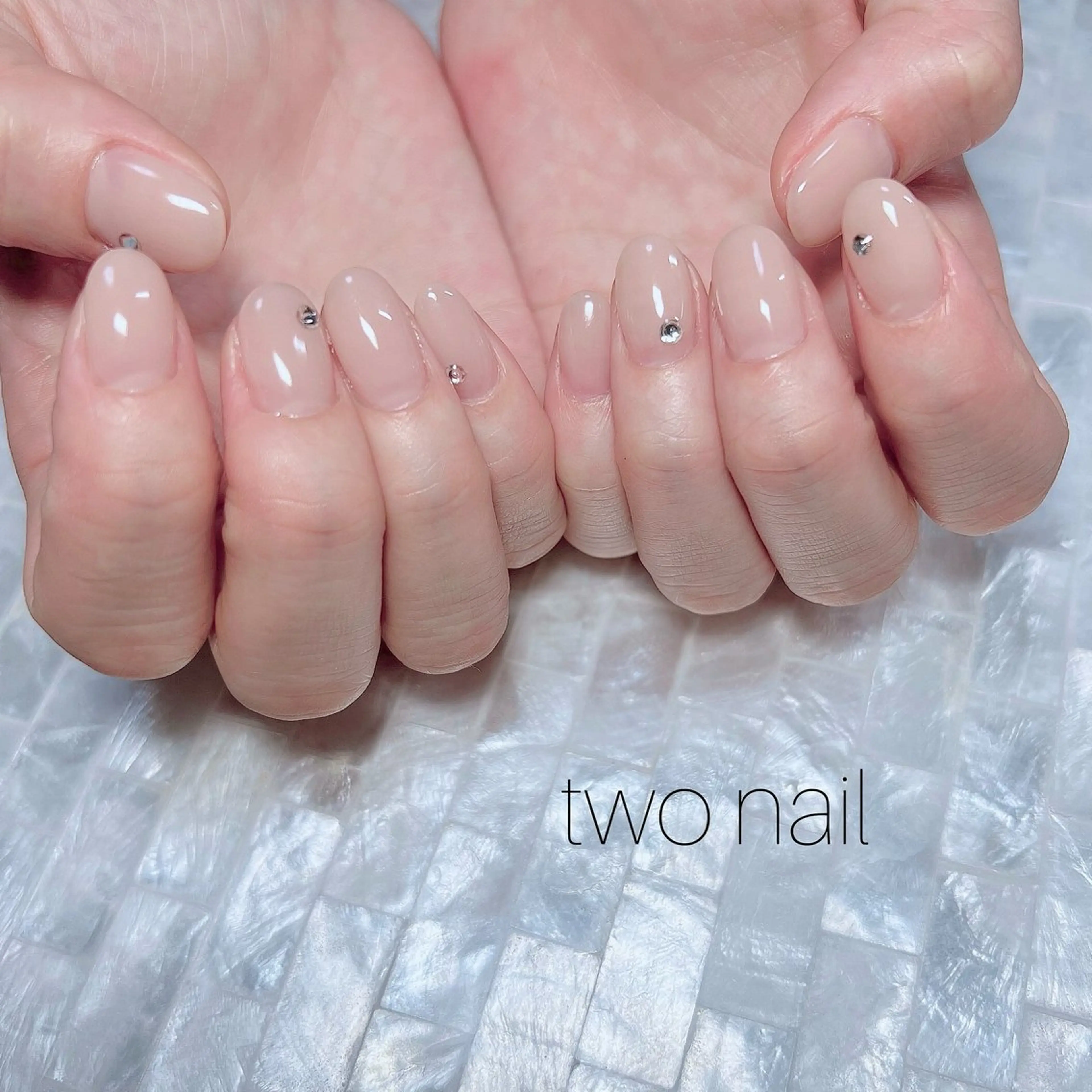 ネイル ネイルチップ ホワイト ハンドネイル two nailのネイルデザイン