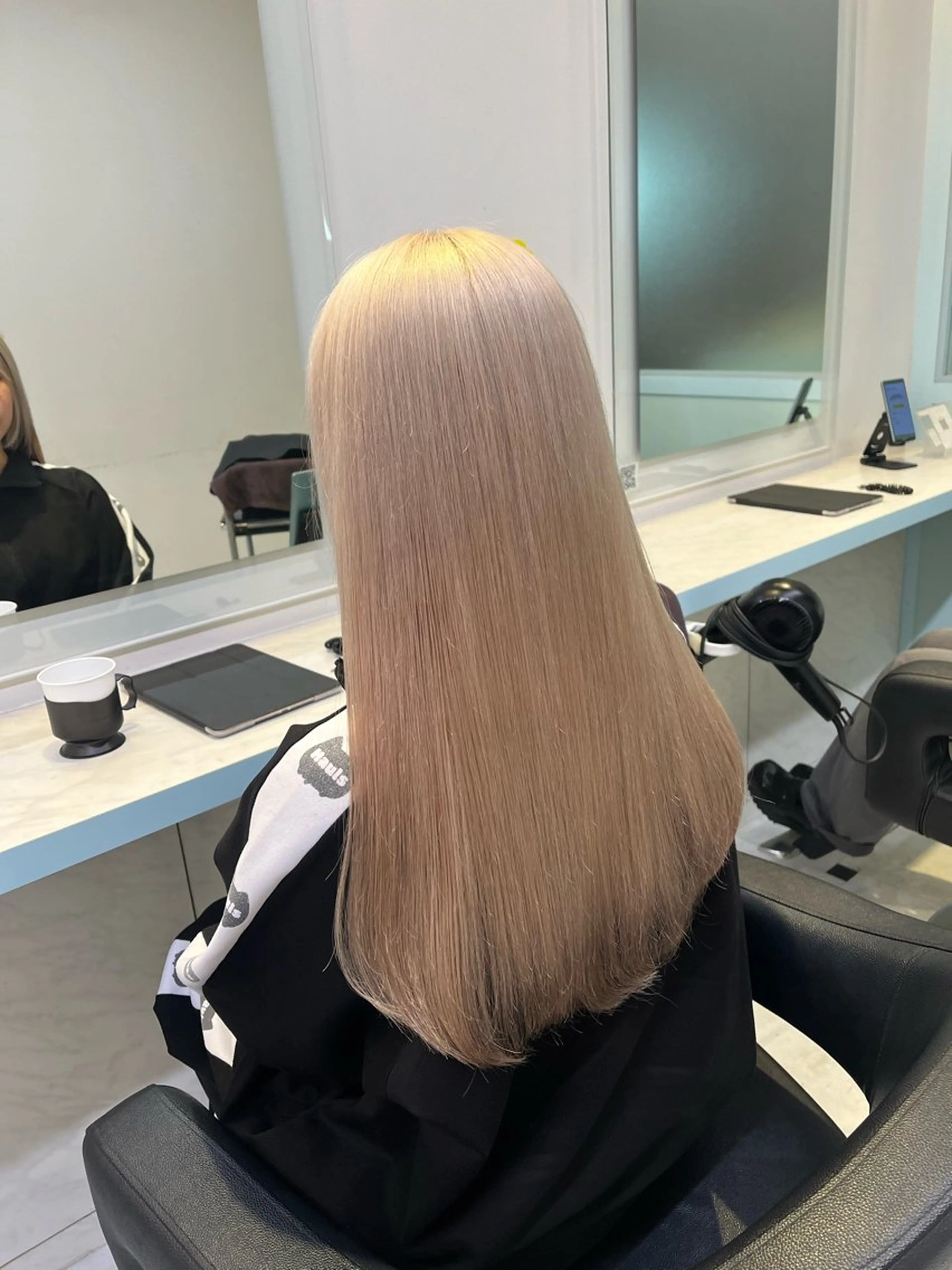 ロング カラー ヘアカラー ブリーチカラー 🩵MIZUKIのヘアスタイル