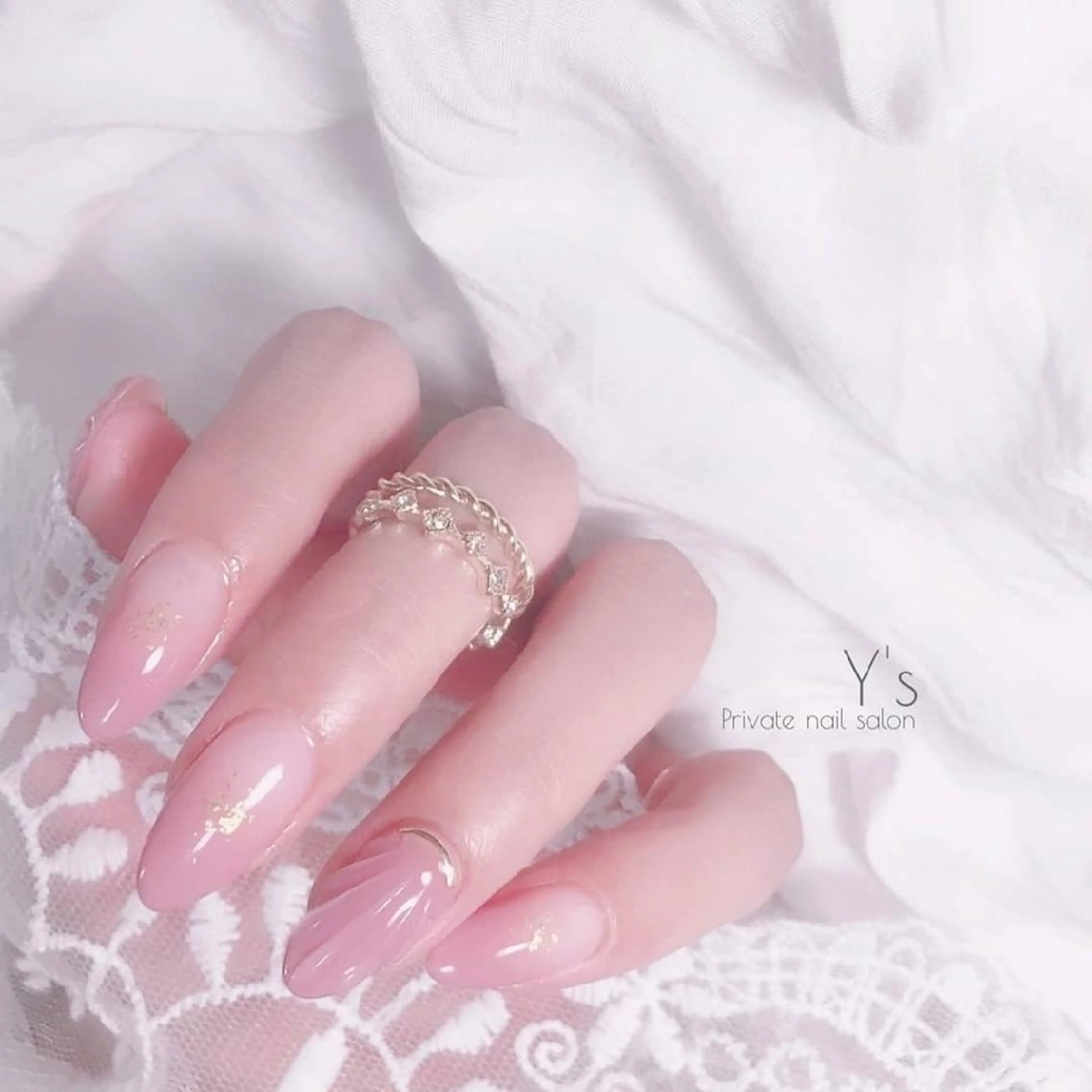 ネイル YUMI NAGAI  のネイルデザイン