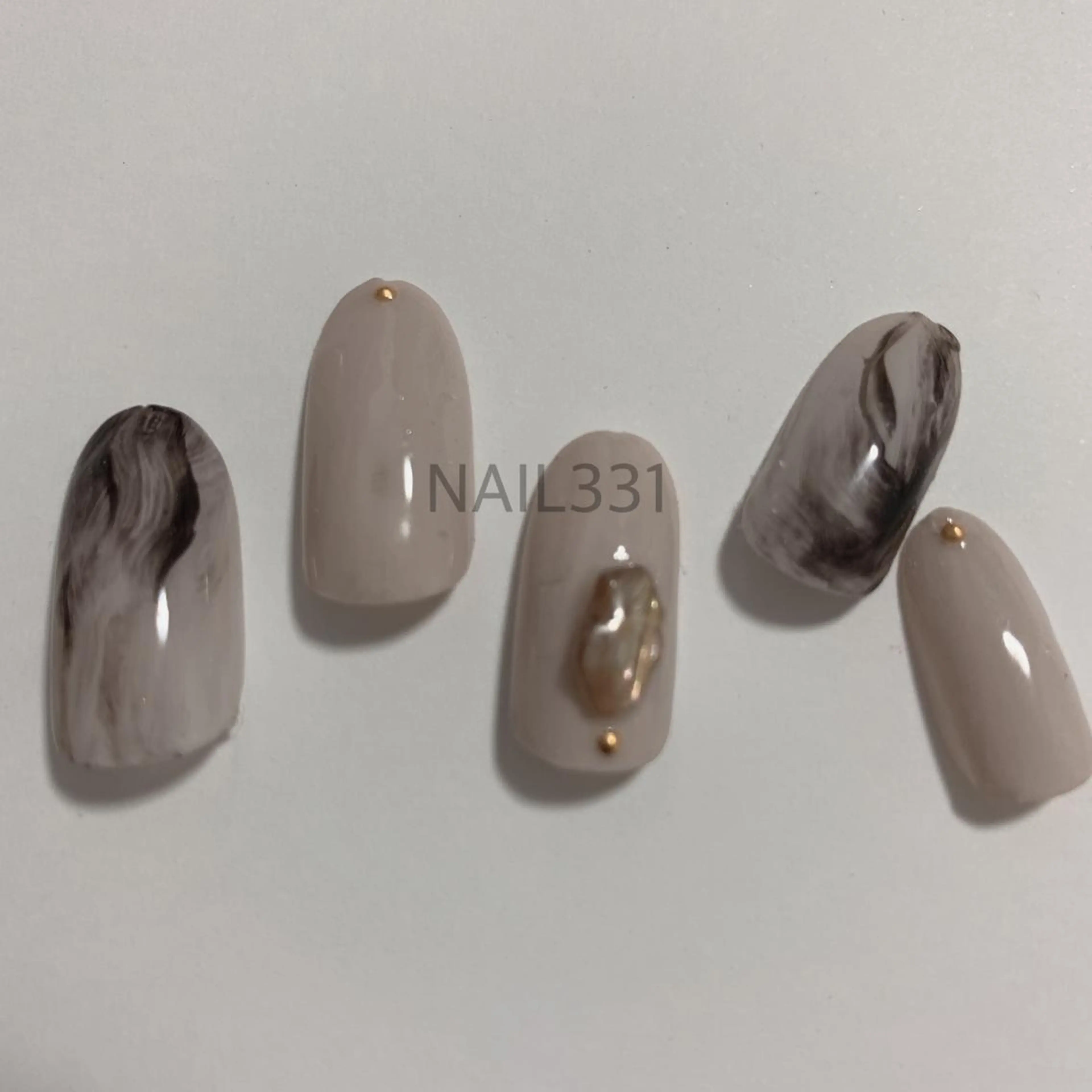 ネイル ブラウン ニュアンスネイル Nail 331のネイルデザイン