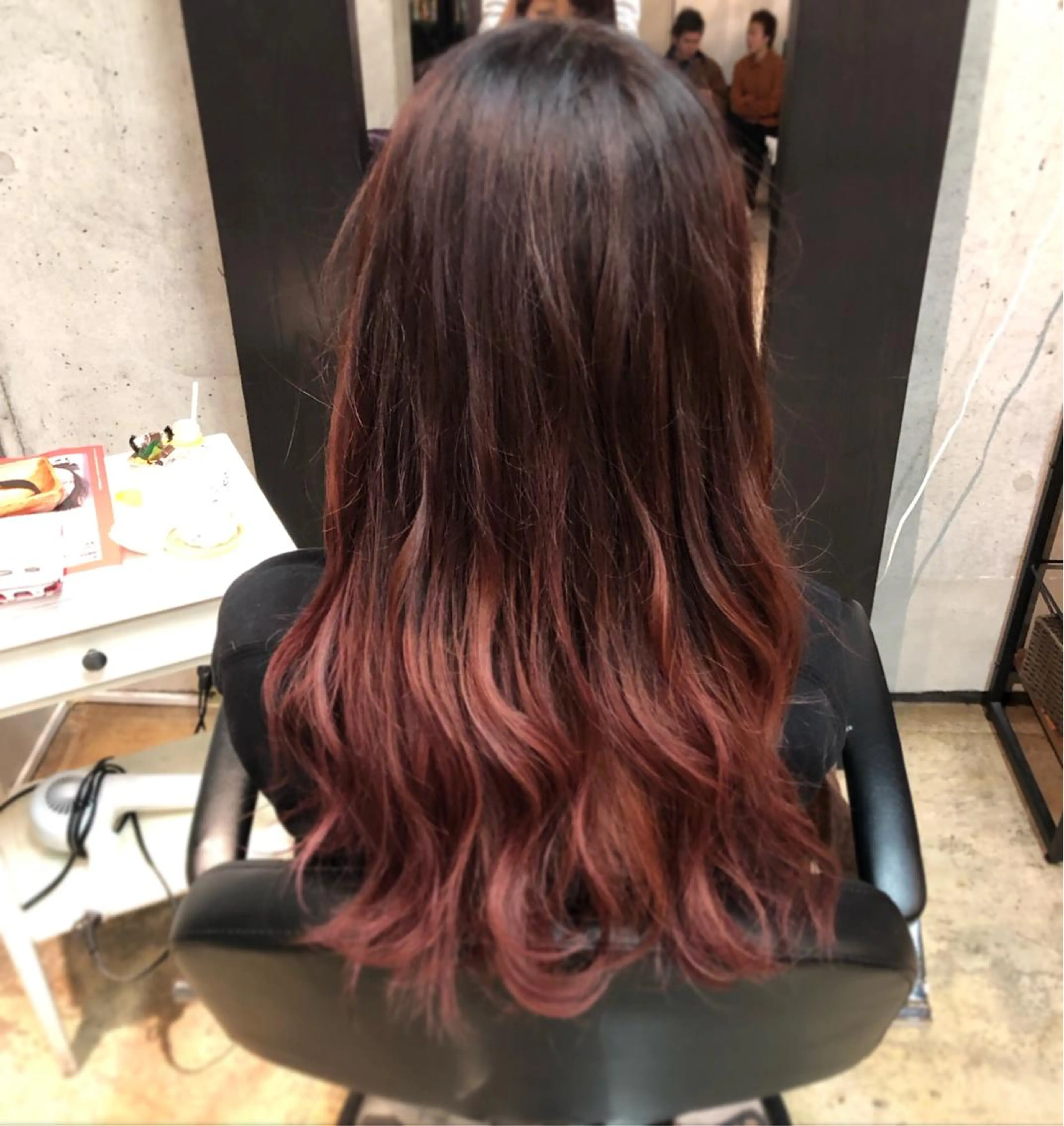 ロング カラー ヘアカラー トリートメント 髪質改善韓国レイヤー カット内田智大のヘアスタイル