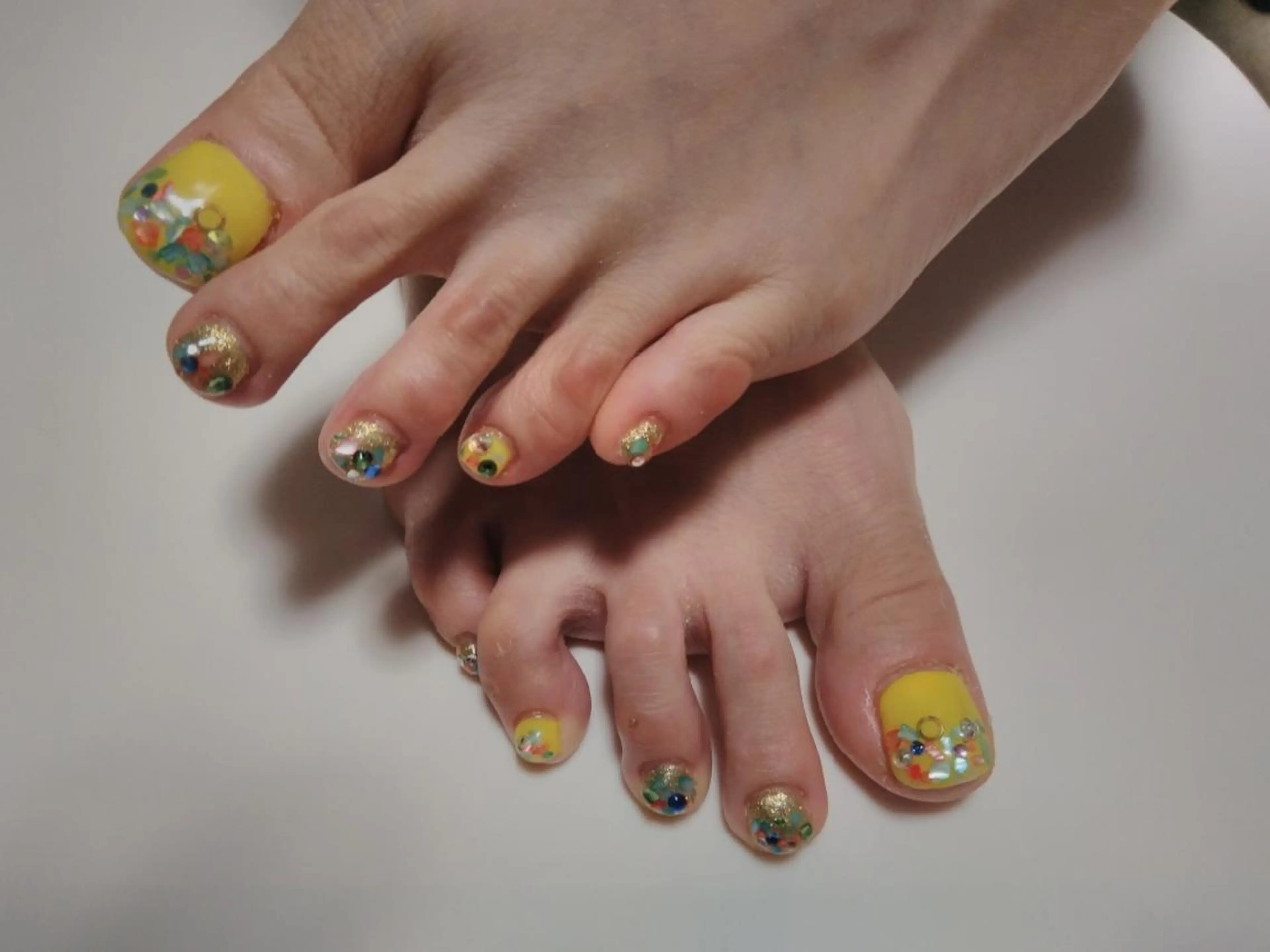 ネイル フットネイル エステとネイル ローズコンフォートのネイルデザイン