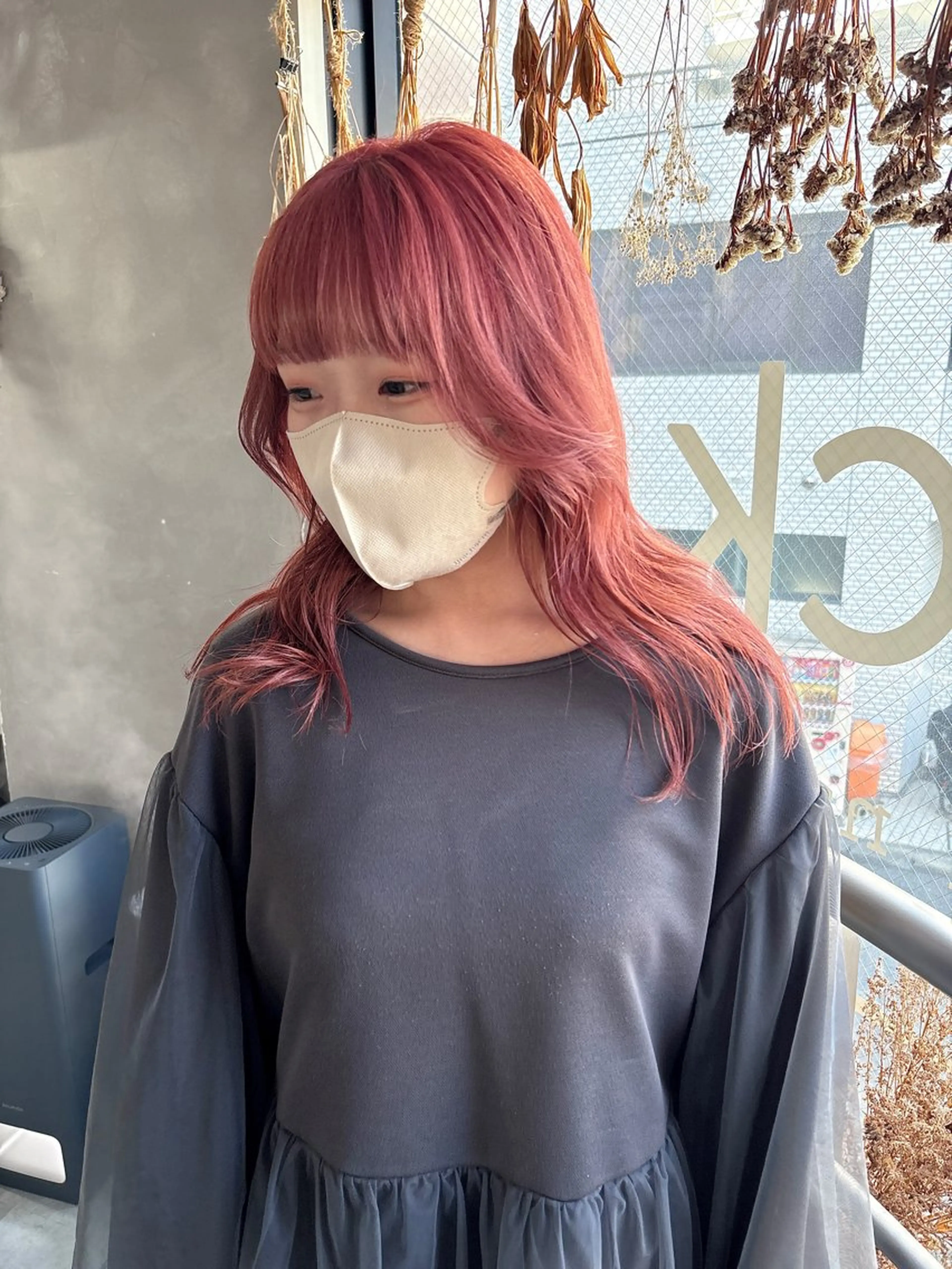 ミディアム カット ヘアカラー すぎもと さき⚡️ レイヤー･*パーマのヘアスタイル