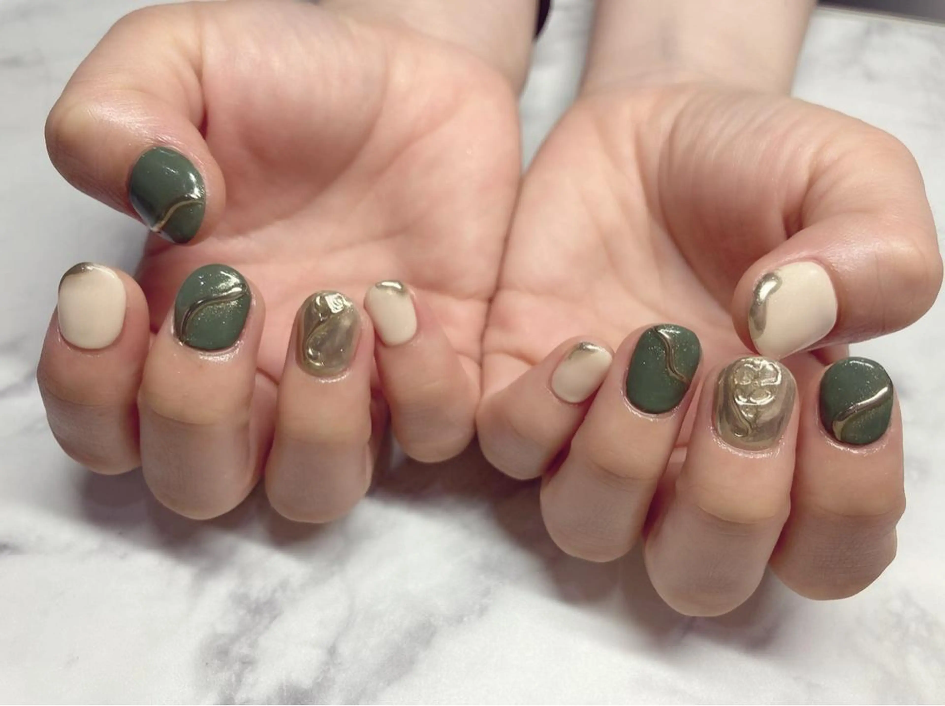 ネイル ジェルネイル ミラーネイル ニュアンスネイル パラジェル 夏ネイル Nail&eye Belire 新宿のネイルデザイン