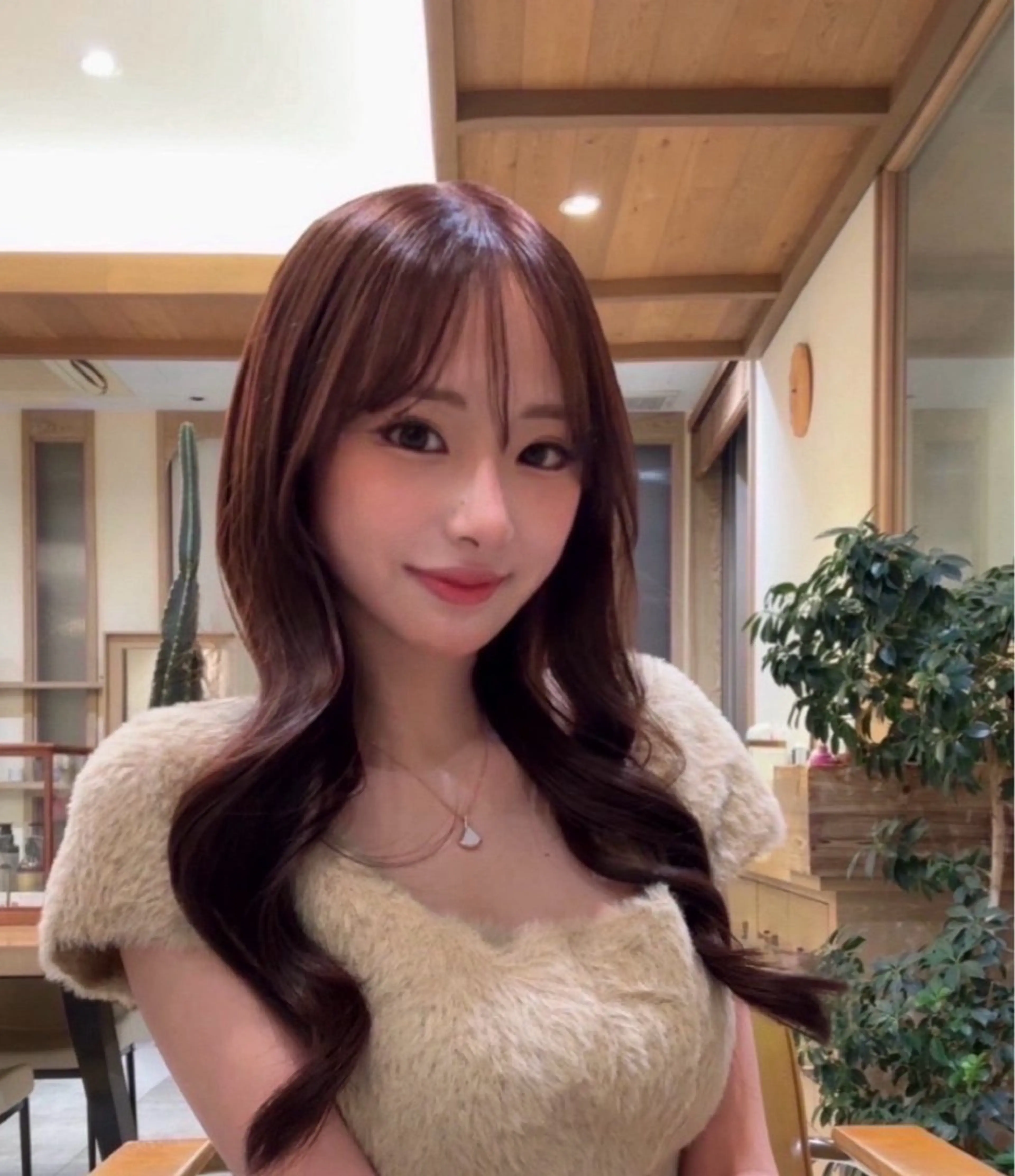 人気𝐍𝐨. 𝟏👑ワンカラー＋3steptreatment+毛先カットの写真