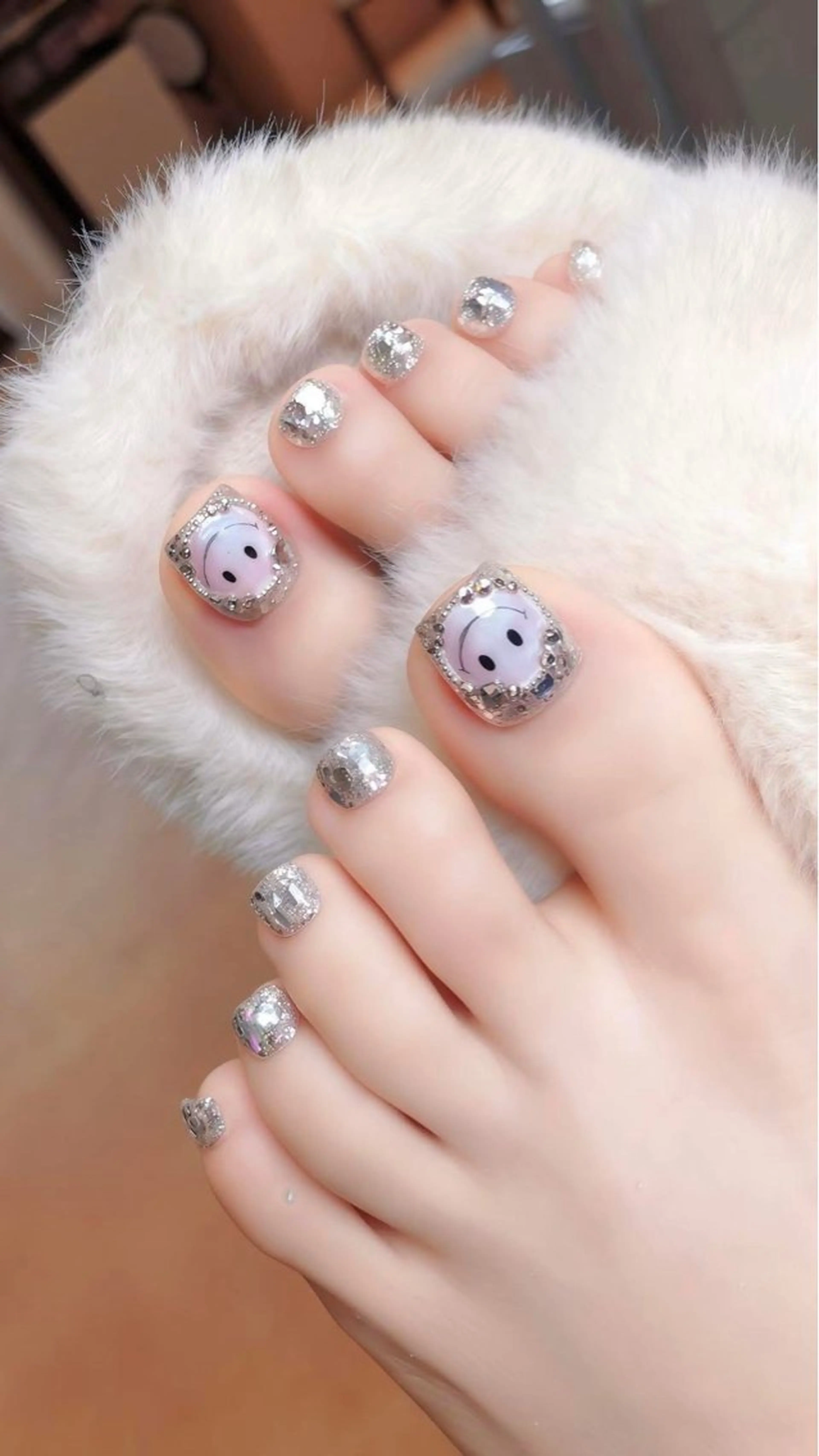 ネイル アートネイル フットネイル ジェルネイル ラメ(グリッター) ラメグラデーション フットネイル SuA NailSalon四日市所属・SuA Nail Salonのネイルデザイン