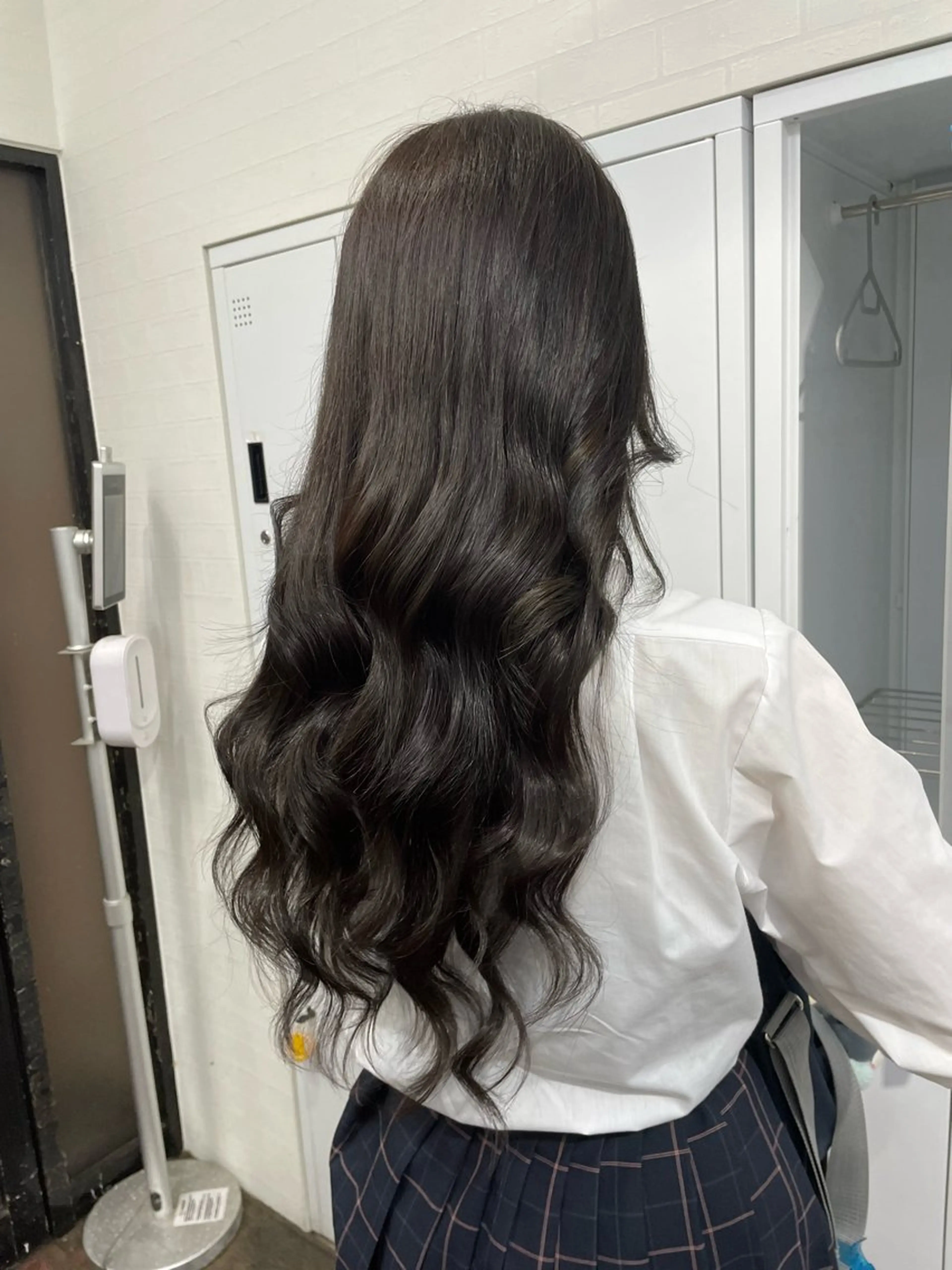 ロング 横浜🦋ハイトーン 🫐シャドウルーツのヘアスタイル