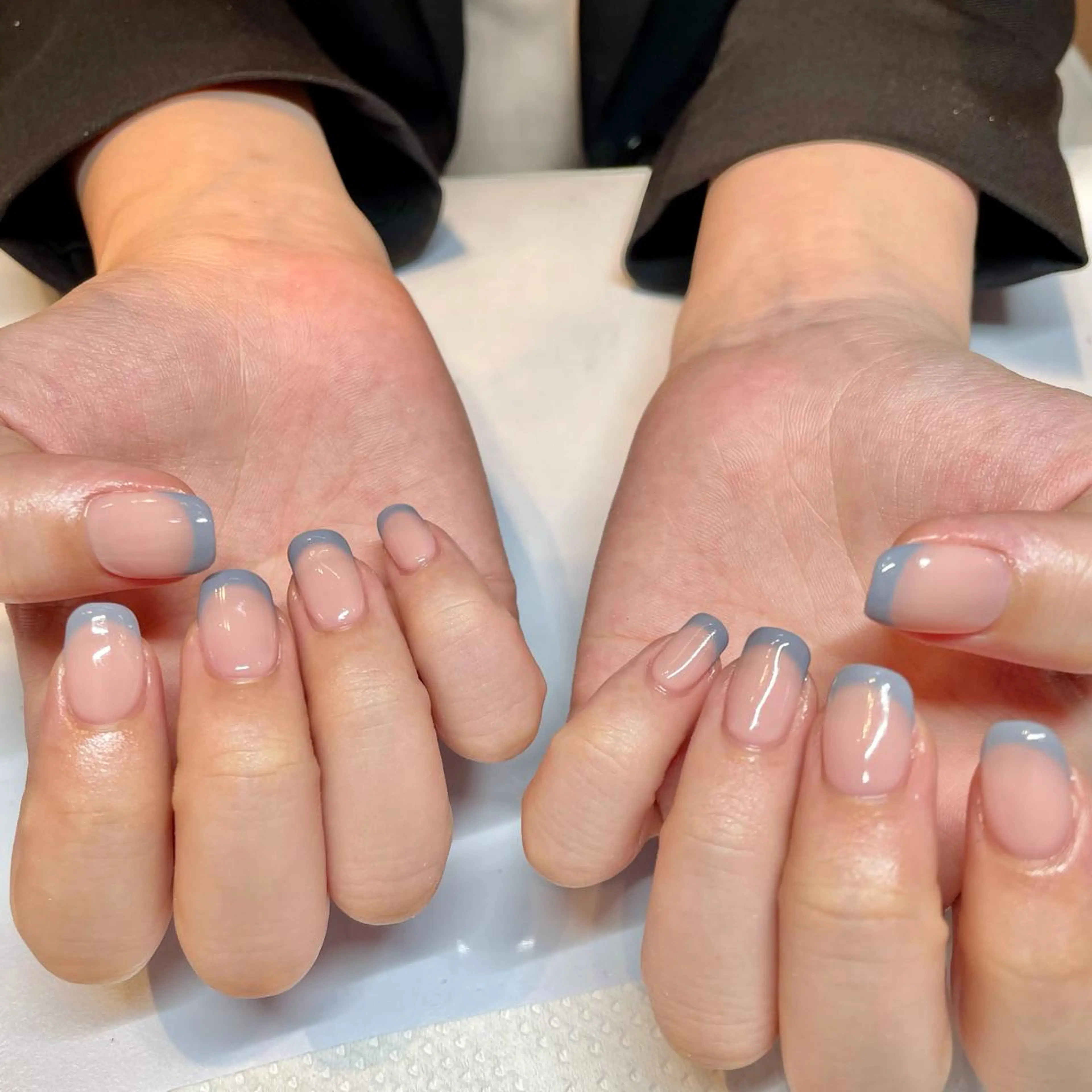 当店オフ込みベースカラーありフレンチネイル(他店オフ代別途追加)の写真