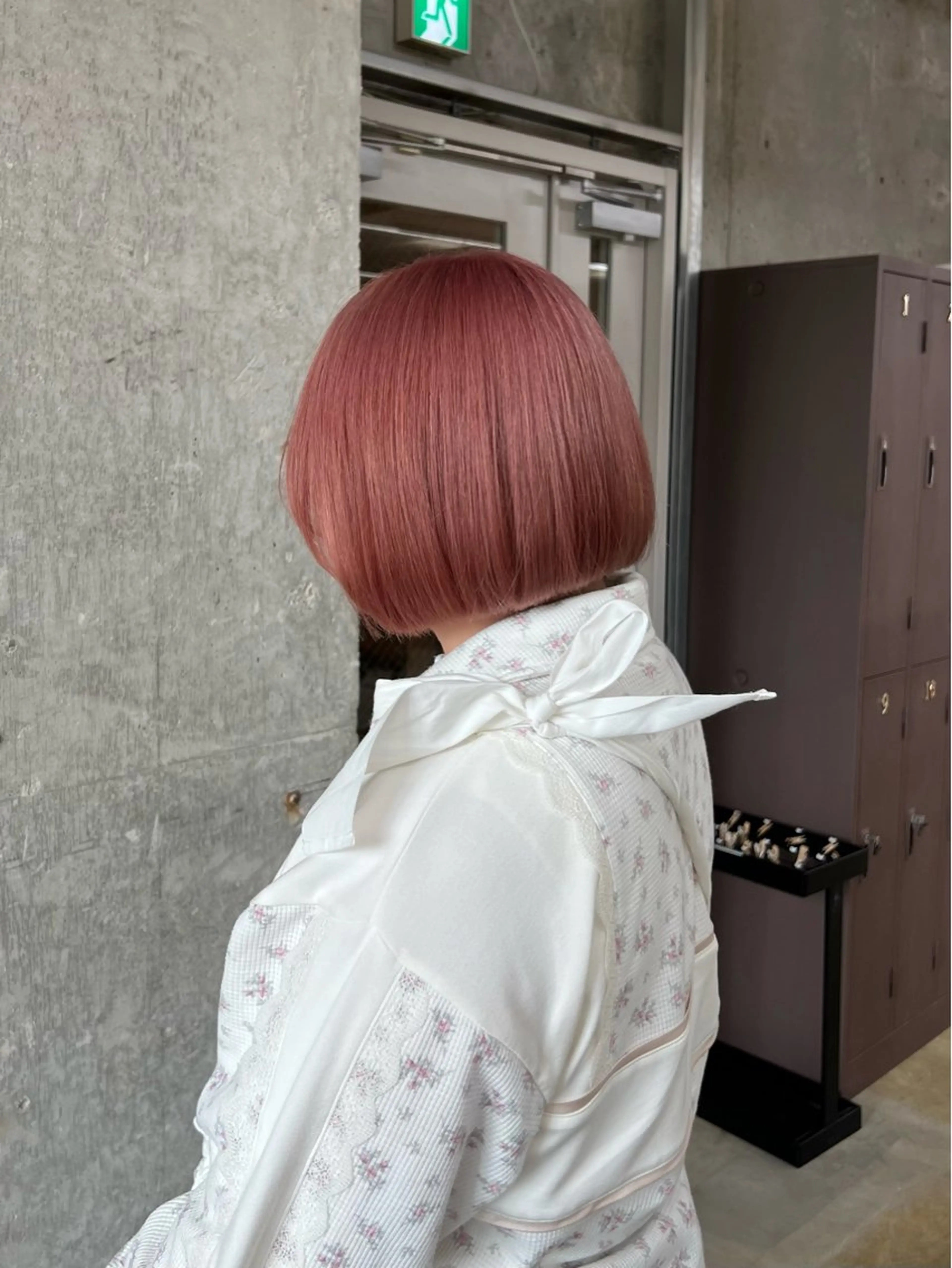 ショート カラー azumi/ボブ/暖 色/オリーブ/縮毛のヘアスタイル