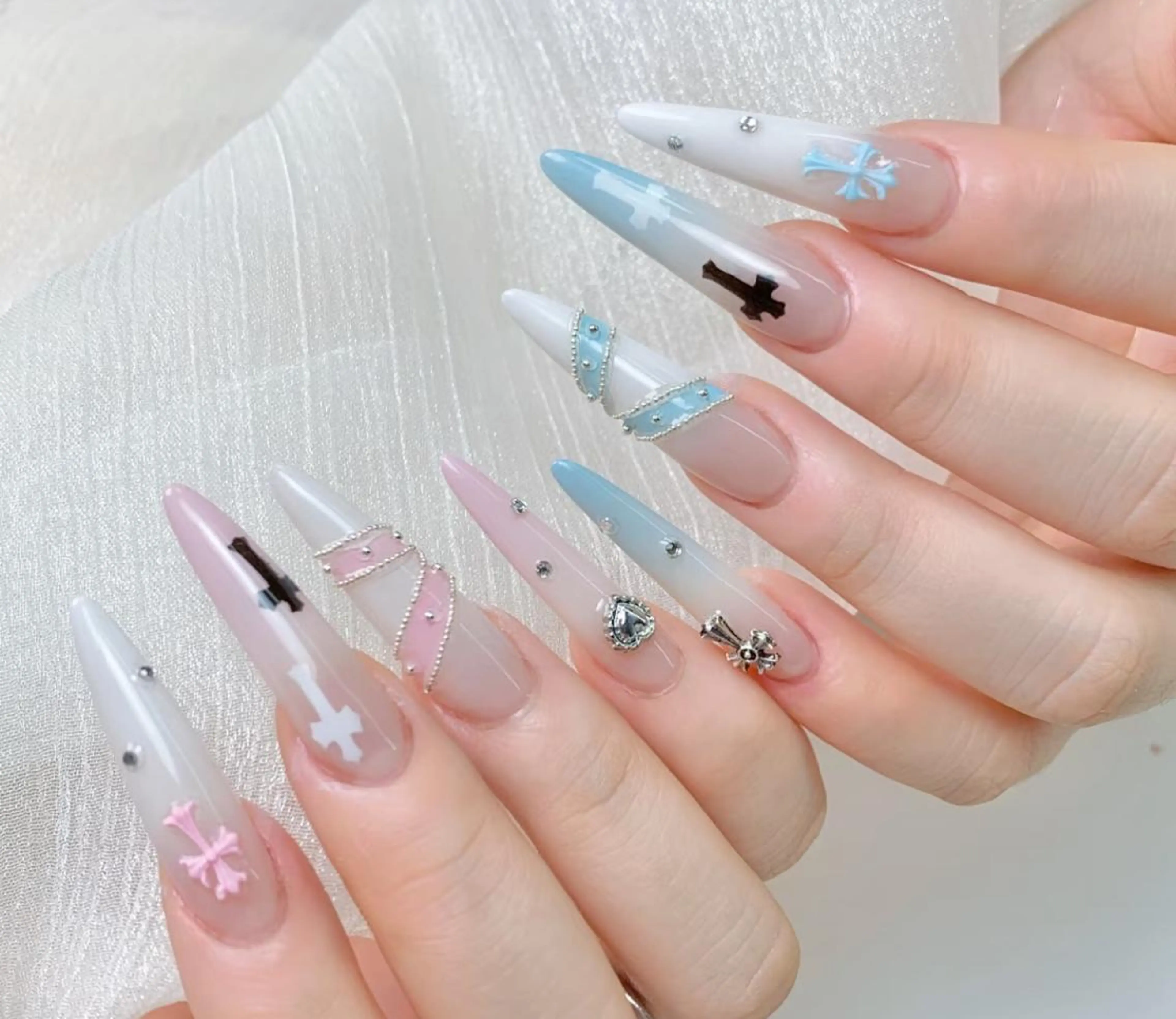 ネイル ハンドネイル エリ🫧 nail池袋東口のネイルデザイン