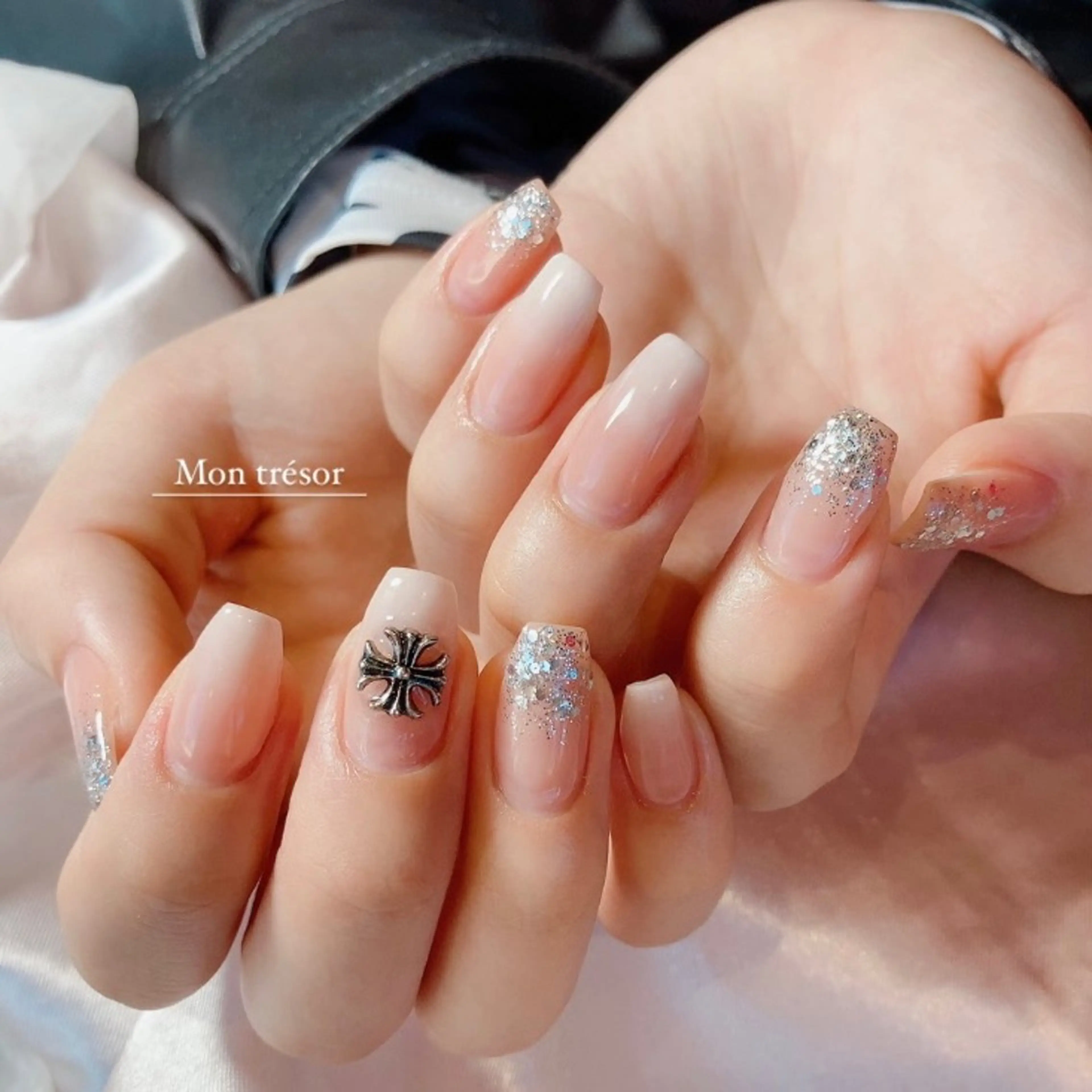 ネイル グラデーション ラメ(グリッター) ラメグラデーション 持ち込み ハンドネイル Montrésor 名古屋ネイルサロンのネイルデザイン