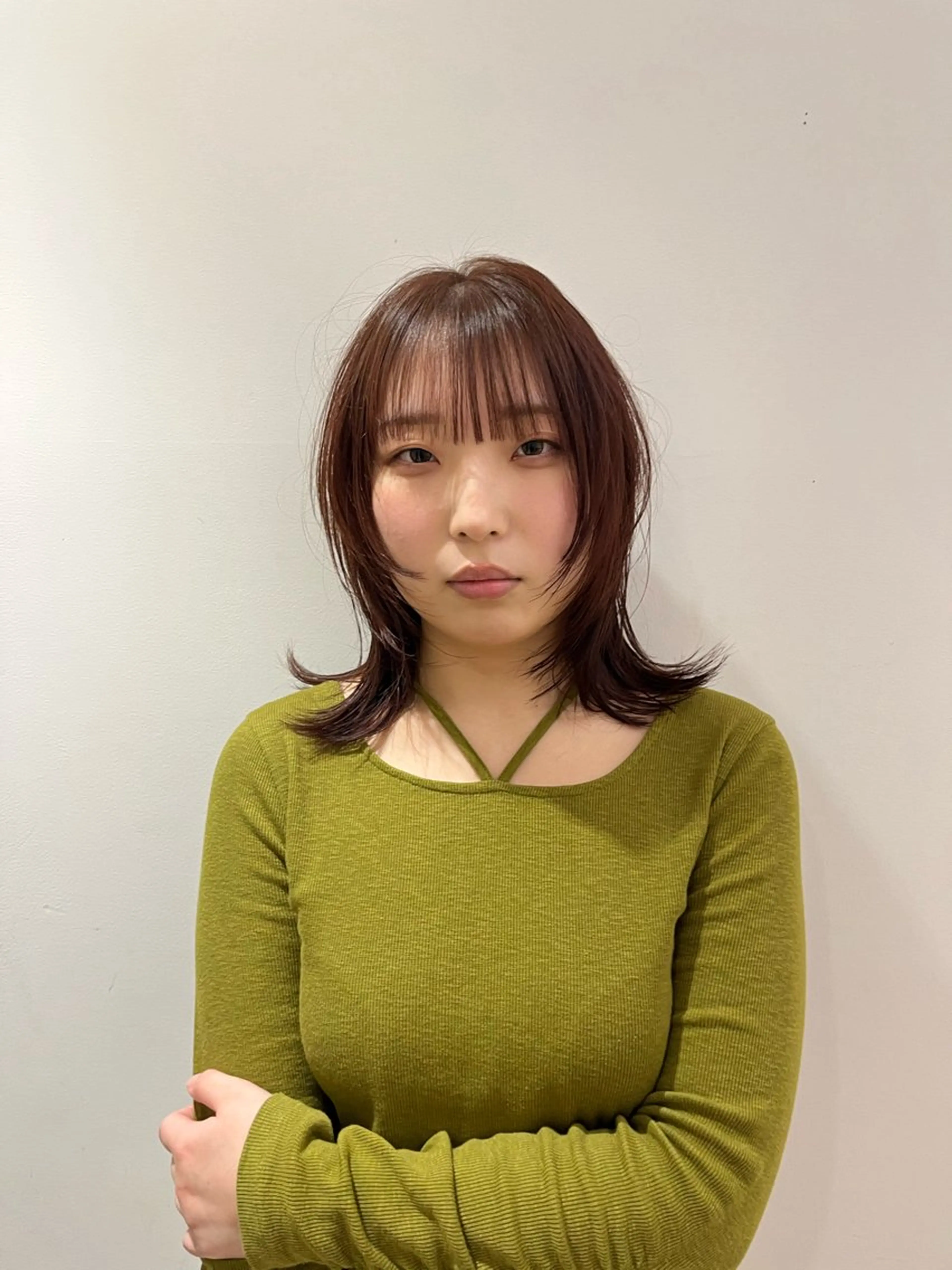 ミディアム ミディアムレイヤー ピンクブラウン 顔まわりレイヤー 顔周りカット レイヤーカット 吉野椋哉 札幌大通りのその他イメージ