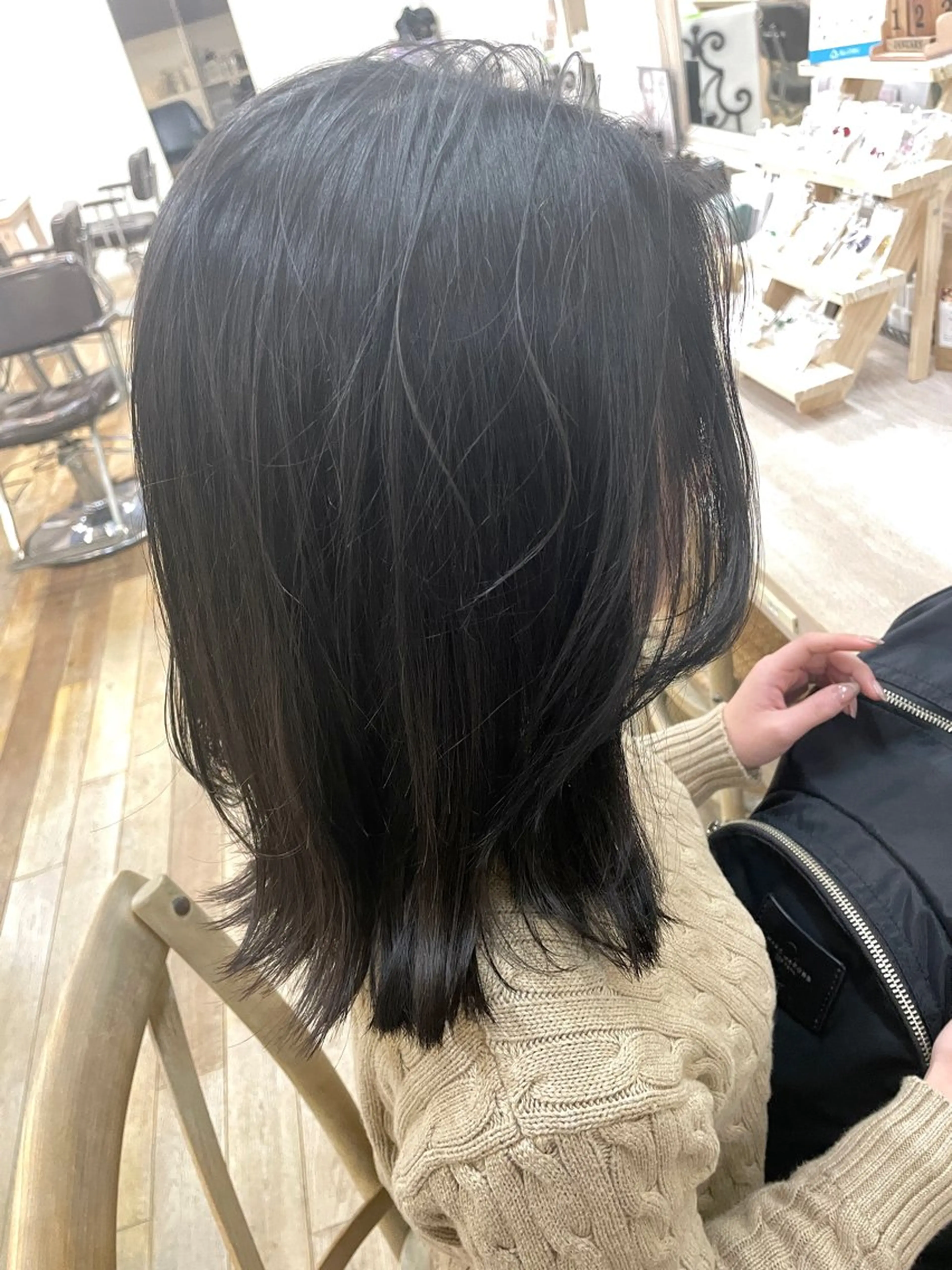 ミディアム 顔まわりレイヤー 顔周りカット レイヤーカット 玉邑 美菜のヘアスタイル