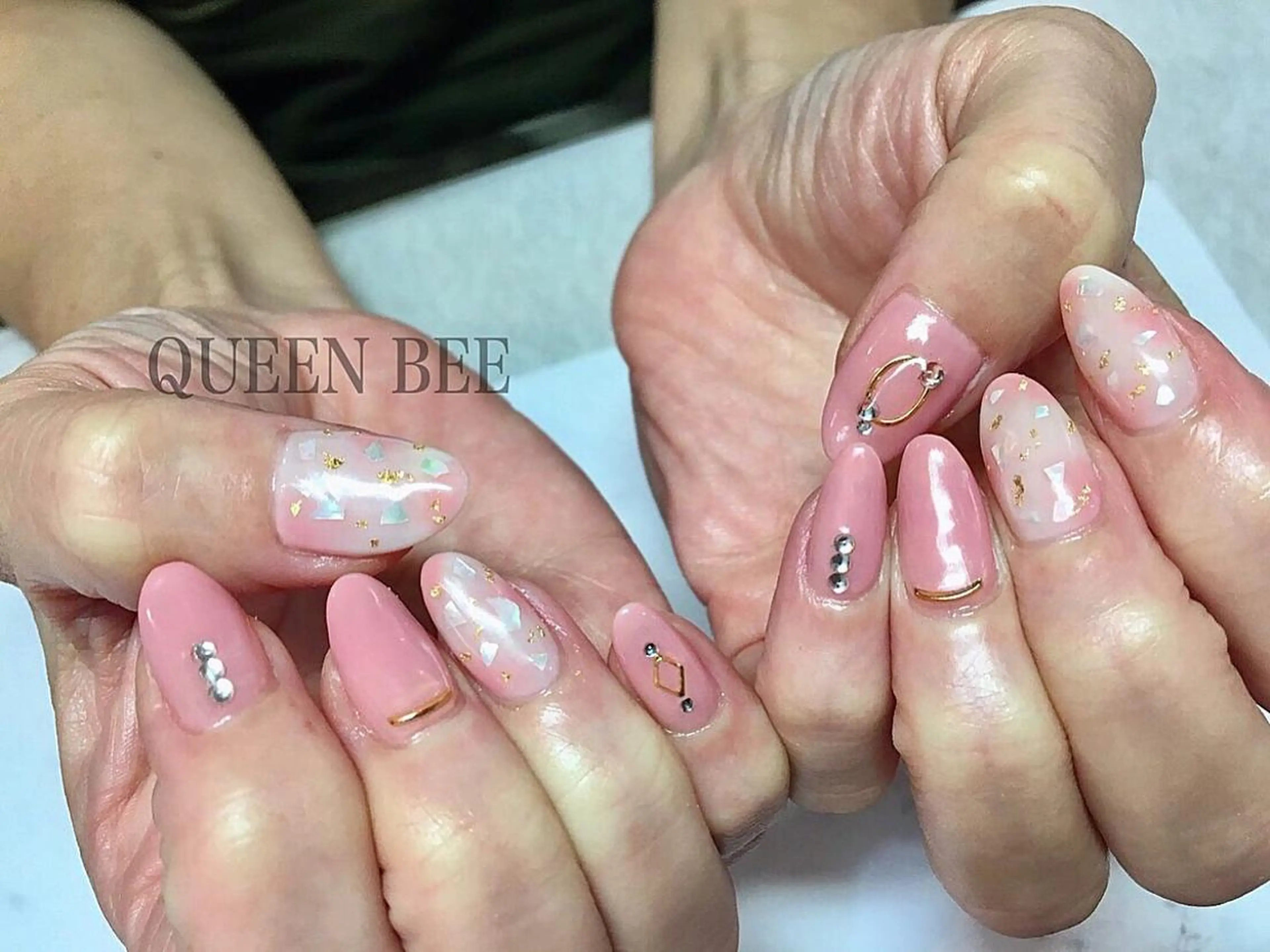 ネイル QUEEN BEEのマツエク・マツパデザイン