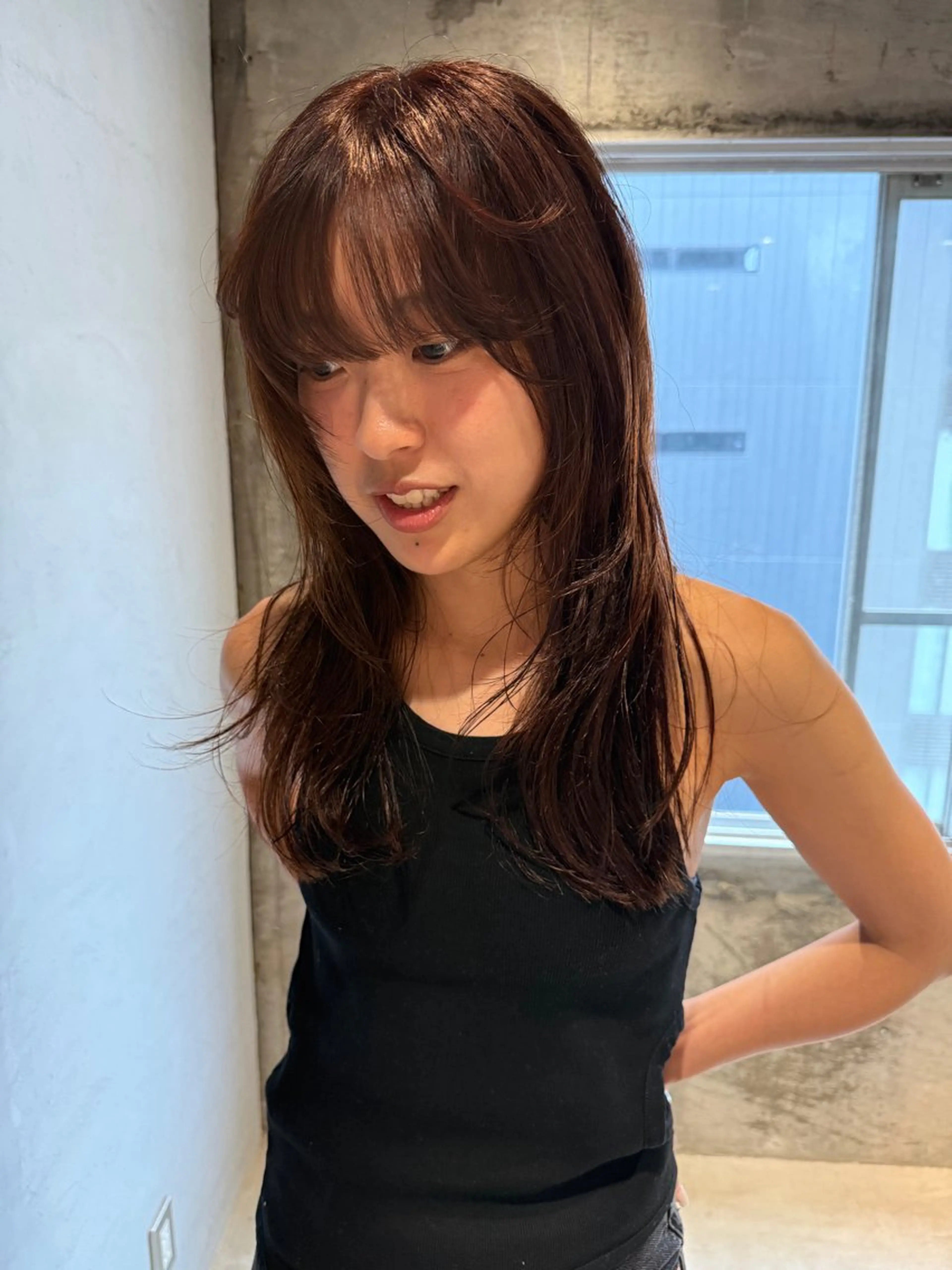 セミロング タナカ レイのヘアスタイル