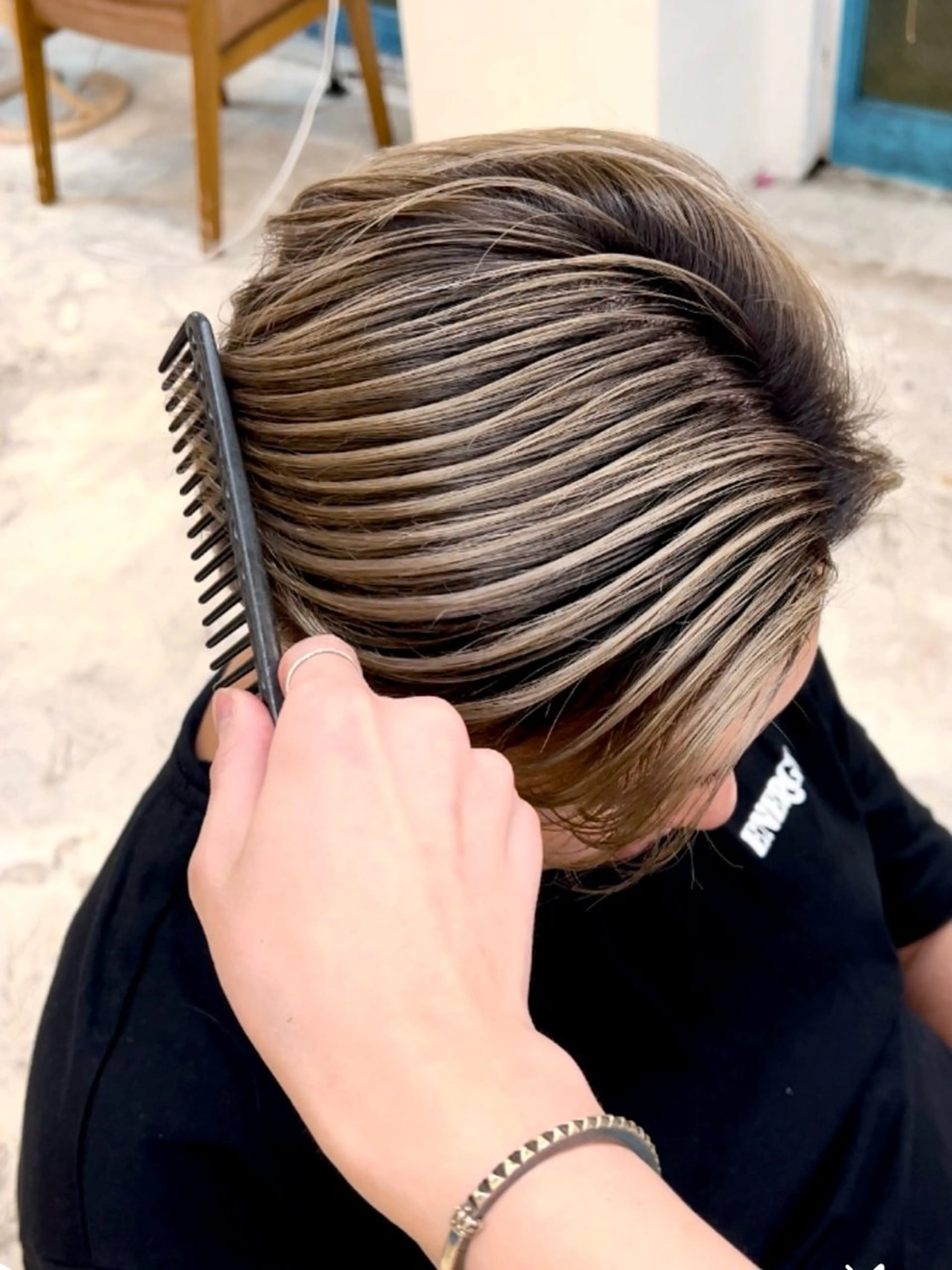 ミディアム カラー メンズ メンズバレイヤージュ バレイヤージュ レイヤーカット カット ヘアカラー トリートメント バレイヤージュ/ シャドウルーツ/安室のヘアスタイル