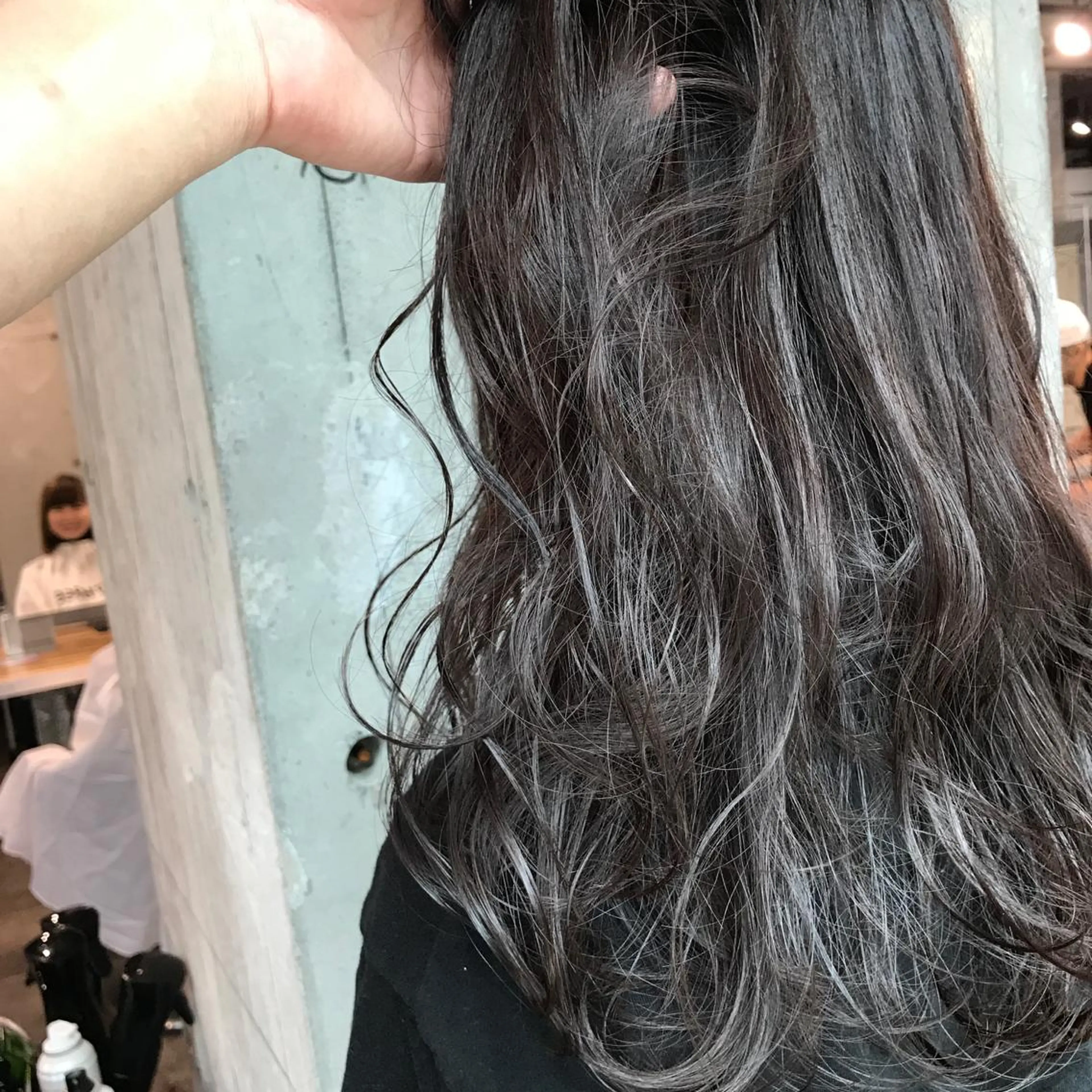 セミロング カラー パーマ アッシュ ブリーチ ラベンダーカラー ラベンダーアッシュ ブリーチなしカラー Nero✂︎ officialのヘアスタイル