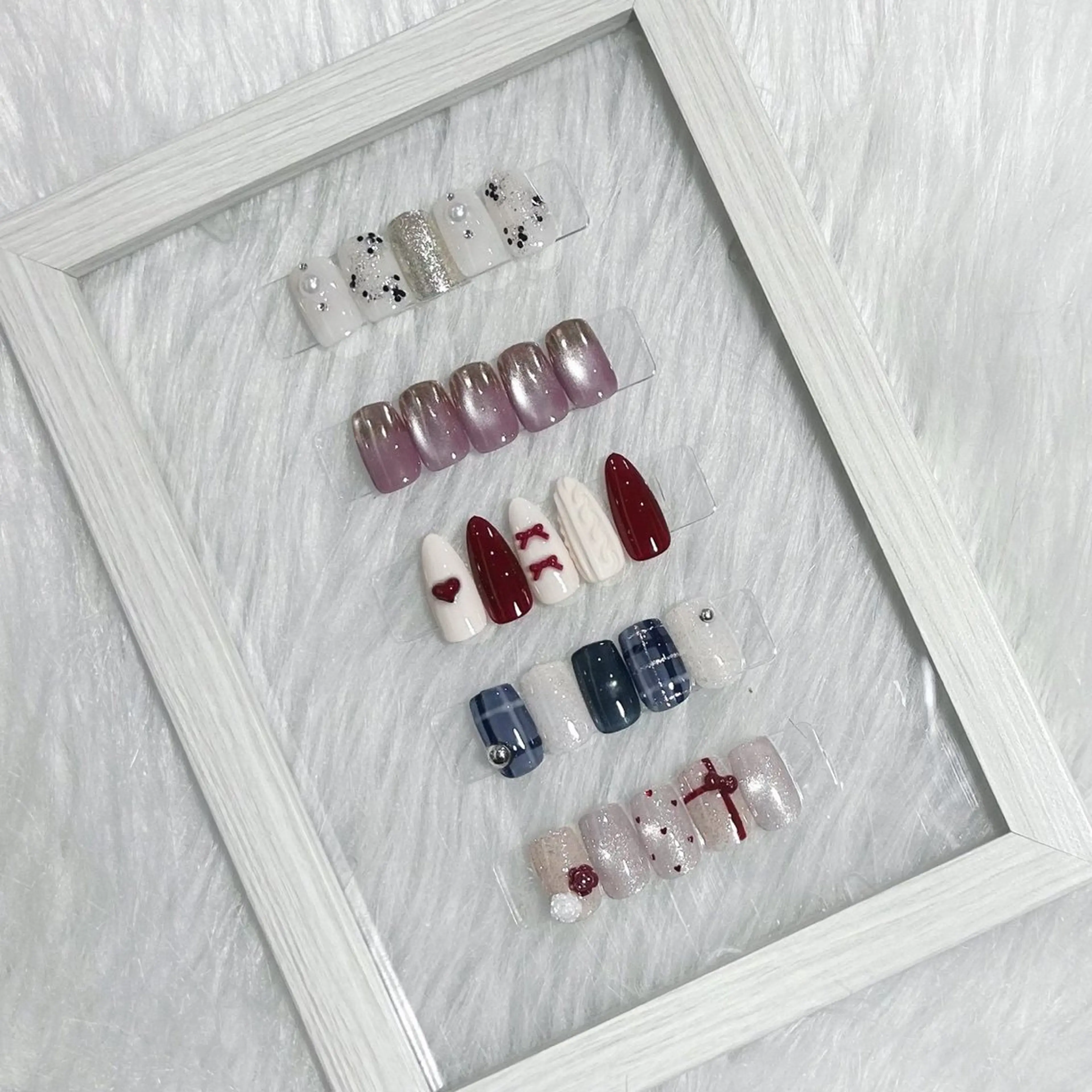 ネイル ハンドネイル EmaNail 🧸Momokaのネイルデザイン