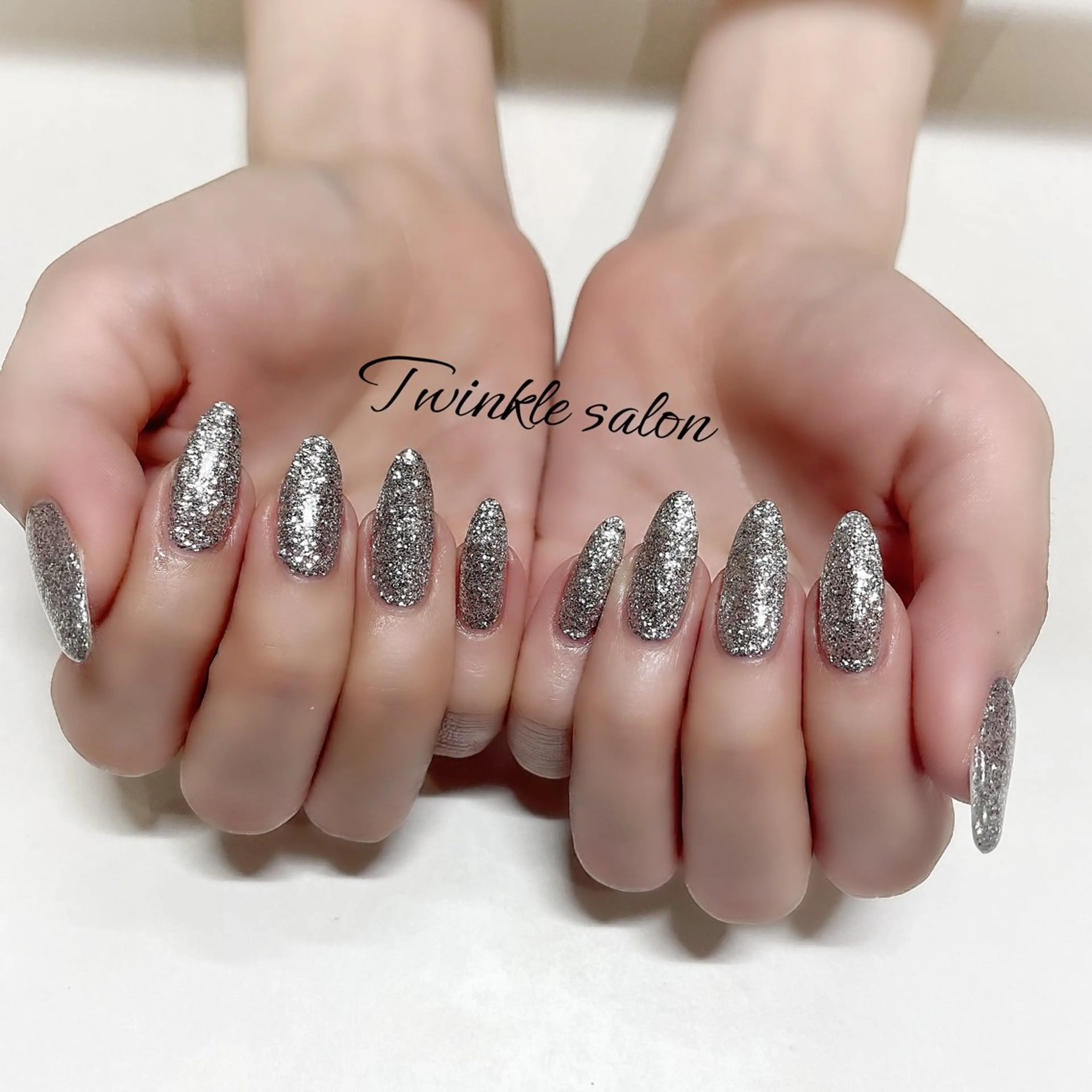 ネイル ハンドネイル 中井 綾香の眉毛・アイブロウイメージ