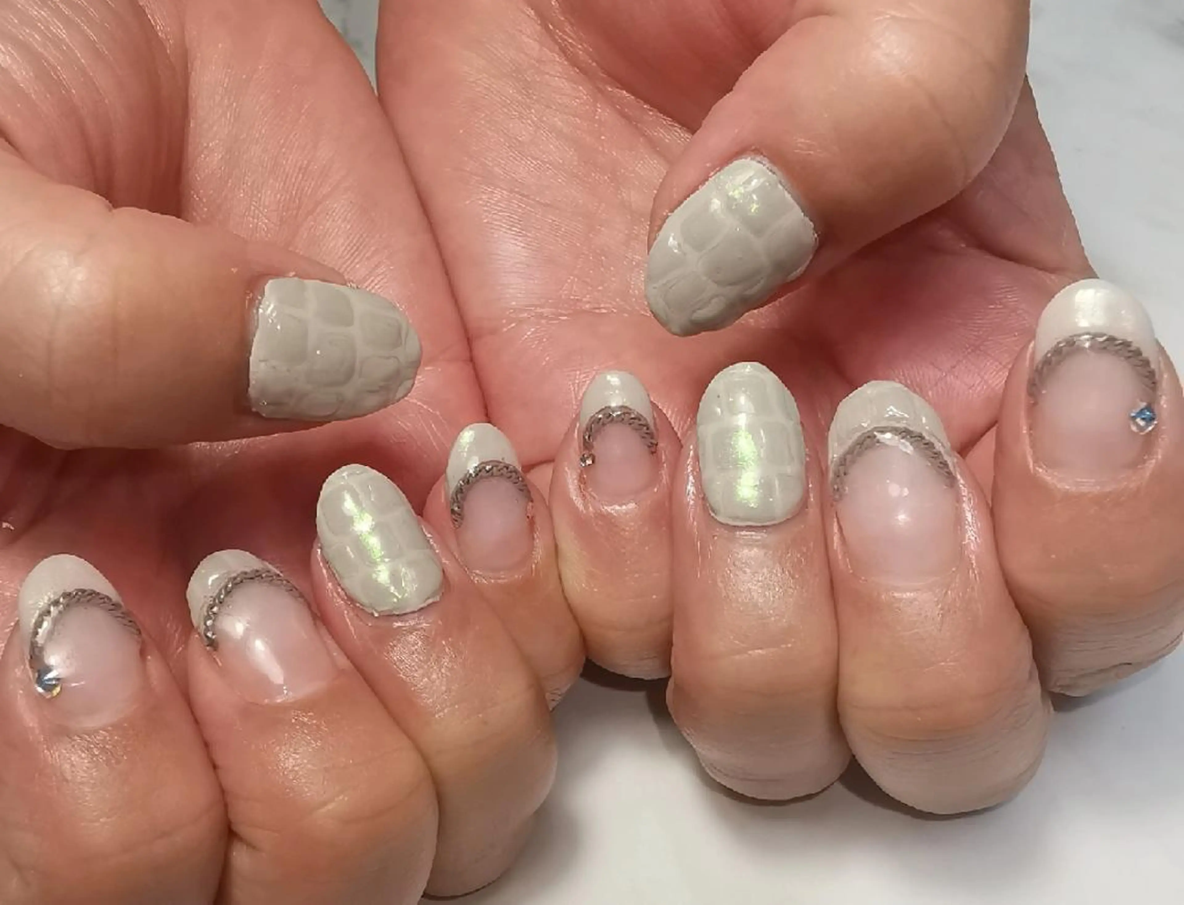 ネイル フレンチネイル ハンドネイル reve あやののネイルデザイン