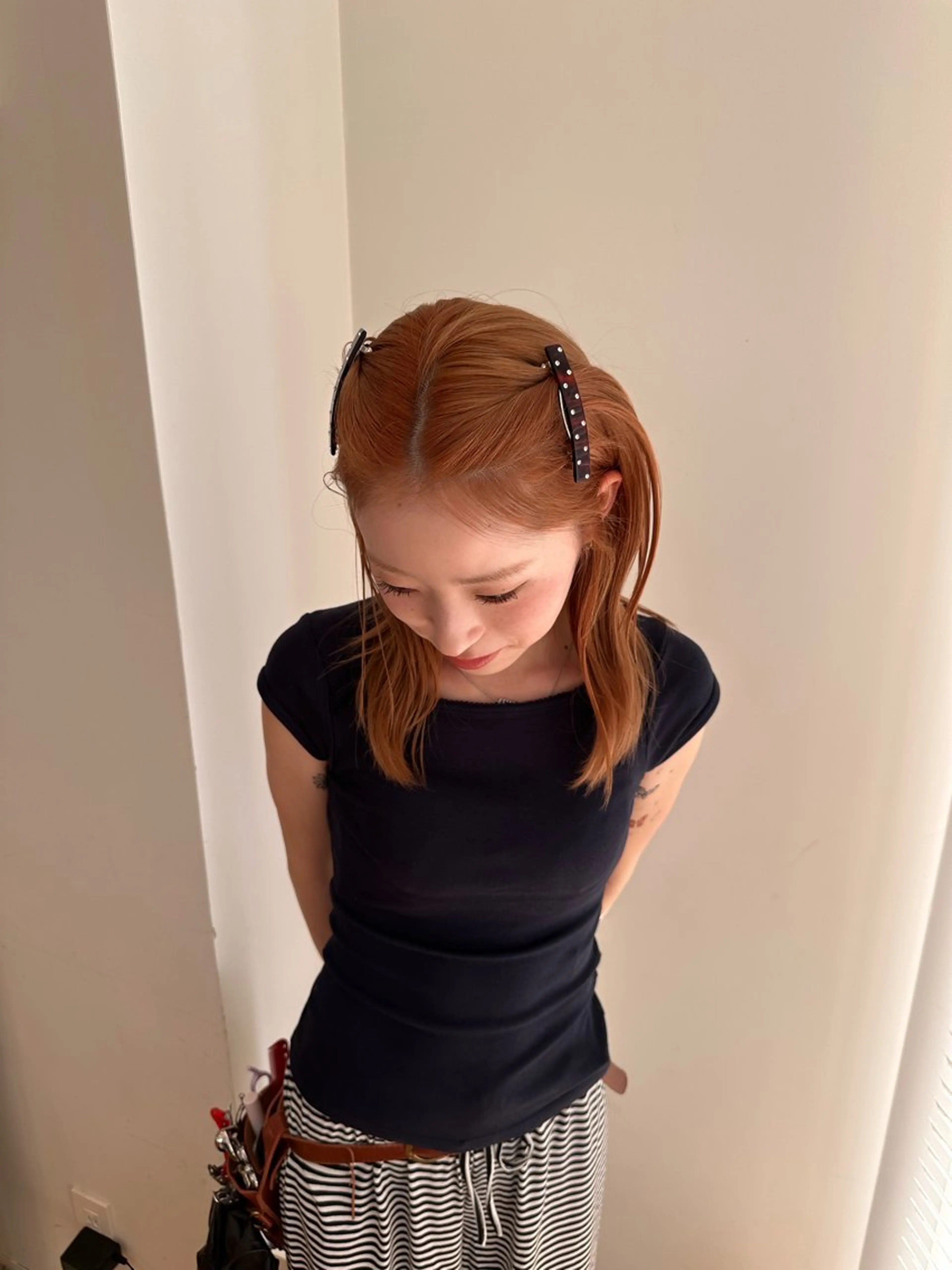 ミディアム カラー ベージュカラー ブリーチ オレンジ レイヤーカット ヘアカラー トリートメント _ yumeのヘアスタイル