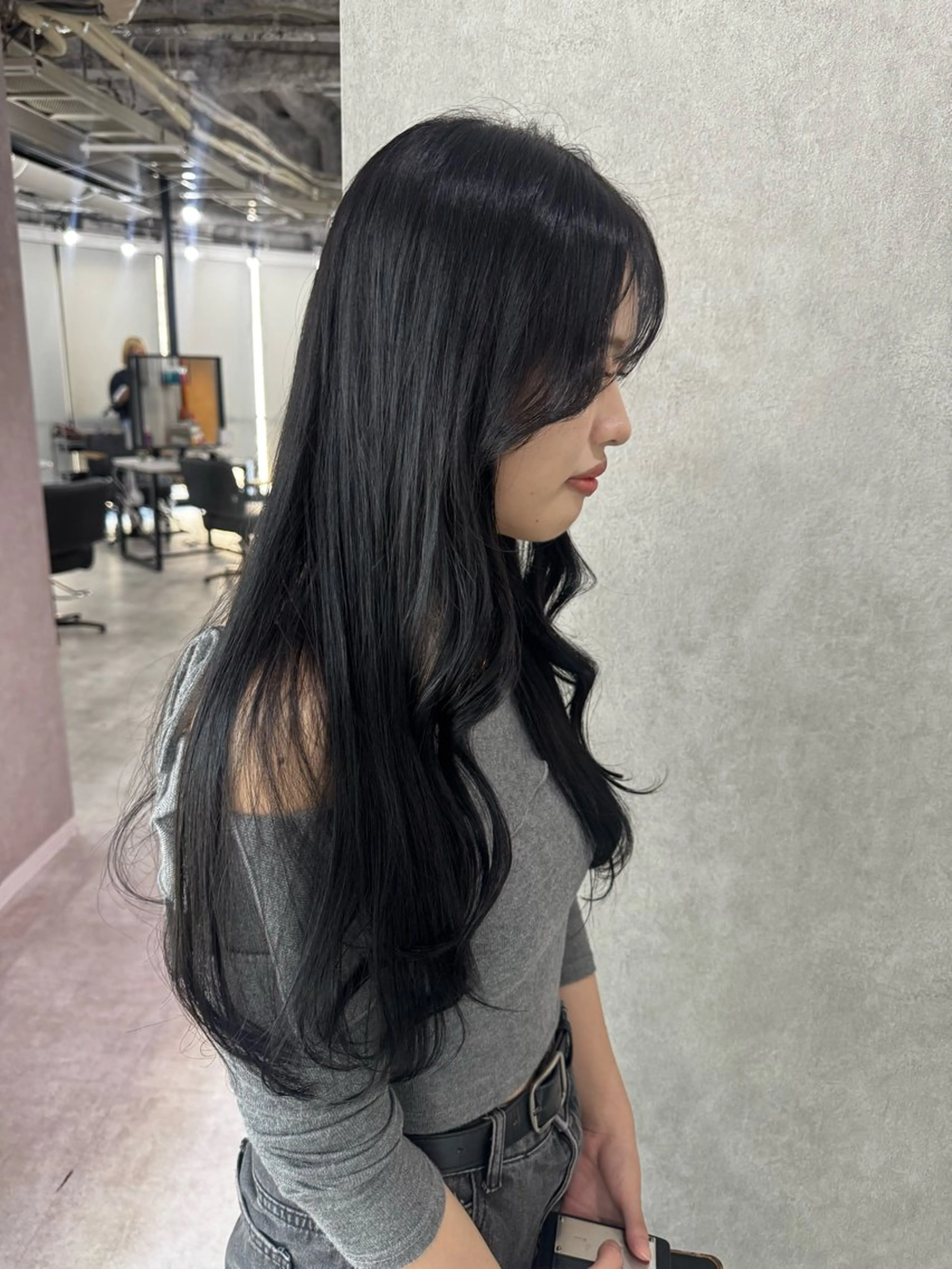 ロング カラー アッシュ アッシュブラウン ベージュカラー 黒髪 ブリーチ カット ヘアカラー トリートメント 赤み無し柔らかカラー 【梅田】madokaのヘアスタイル