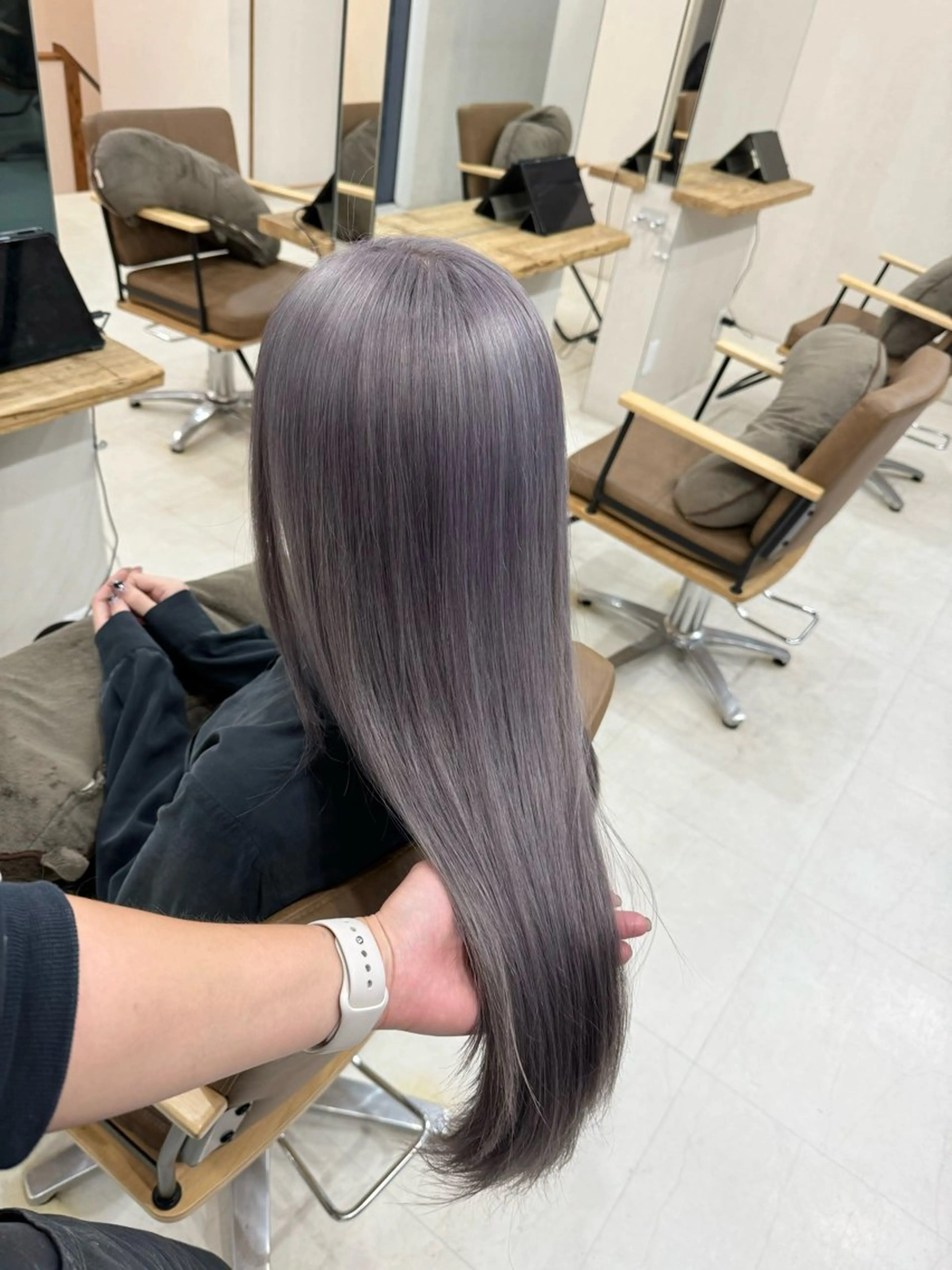 ロング ヘアカラー 鈴木 妃帆未のヘアスタイル