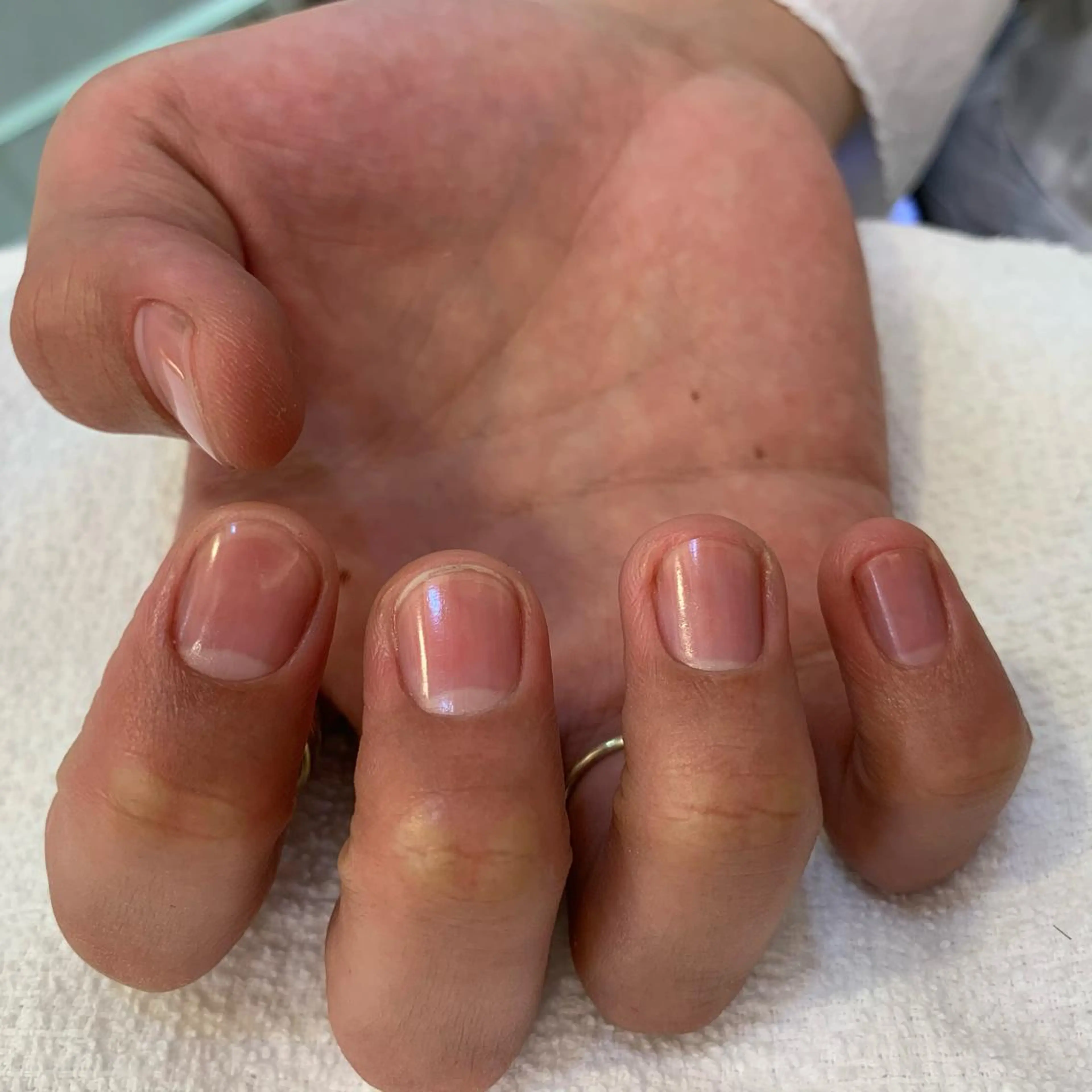 ネイル ハンドケア litva 鏡ほのかの眉毛・アイブロウイメージ