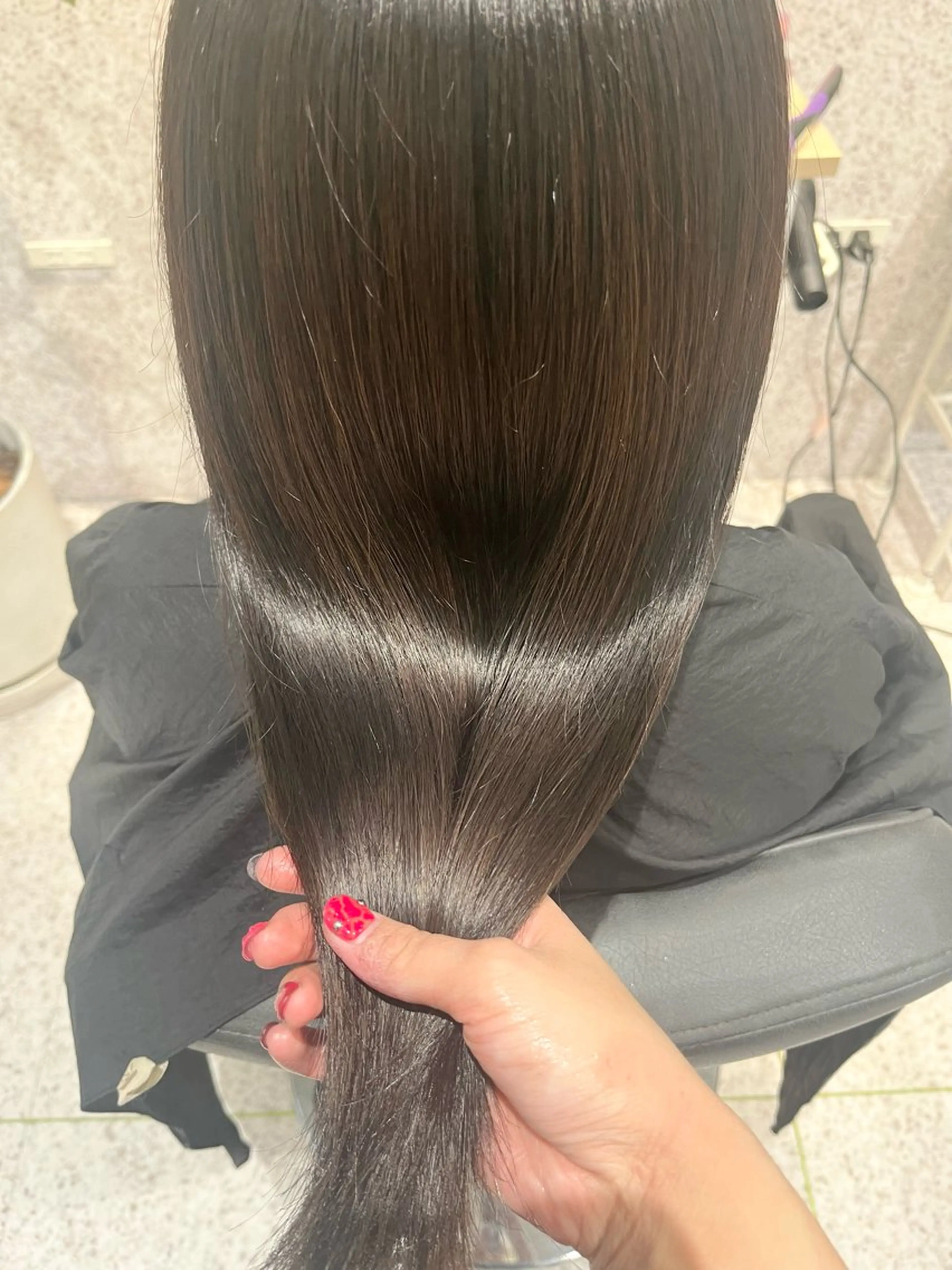 ロング カラー ブリーチ ダブルカラー イヤリングカラー グレージュ ハイトーンカラー ヘアカラー トリートメント 髪質改善&艶カラー/ ほんだあみ (♡)のヘアスタイル