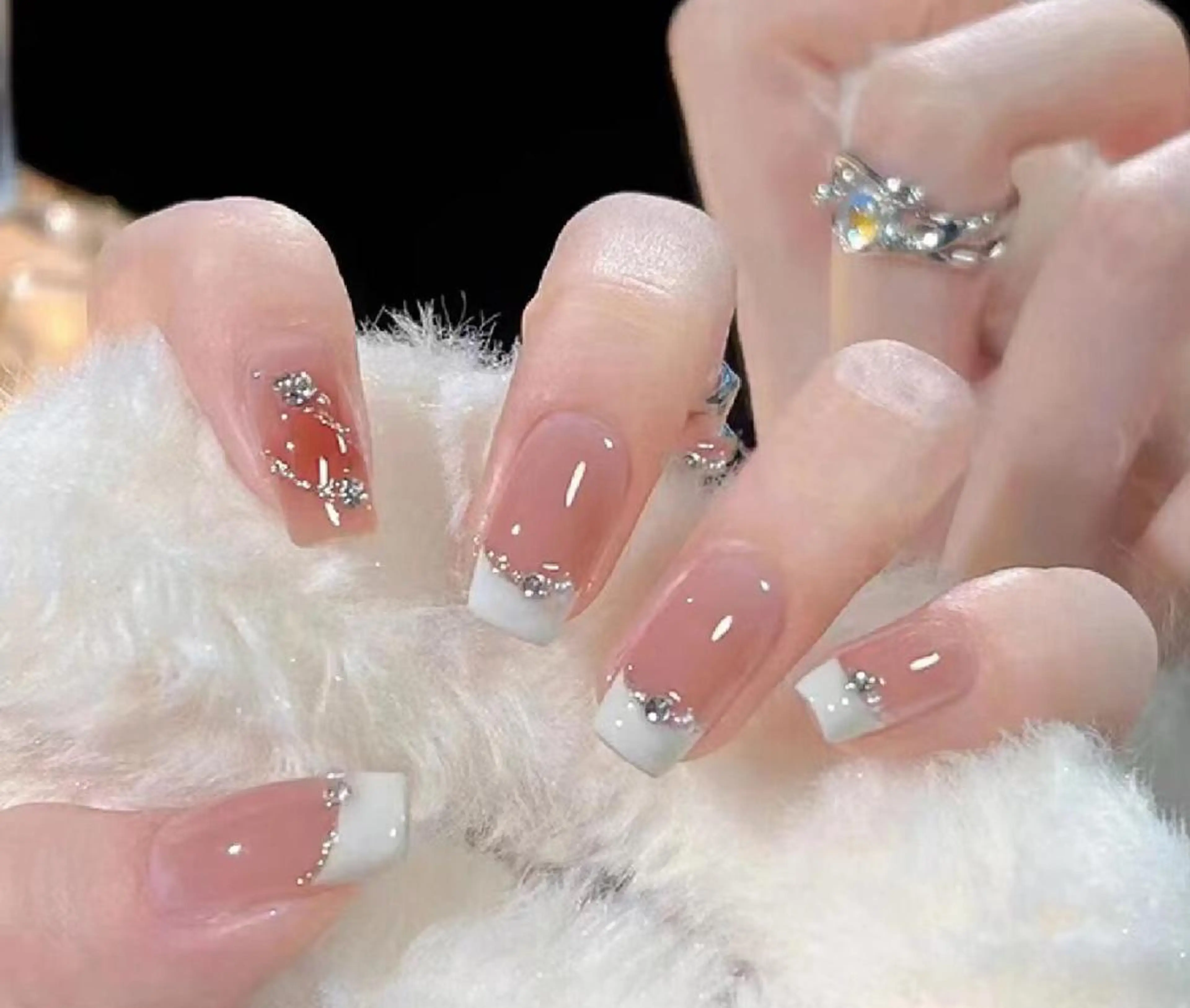 ネイル ハンドネイル MoonNail ユリ🌸のネイルデザイン