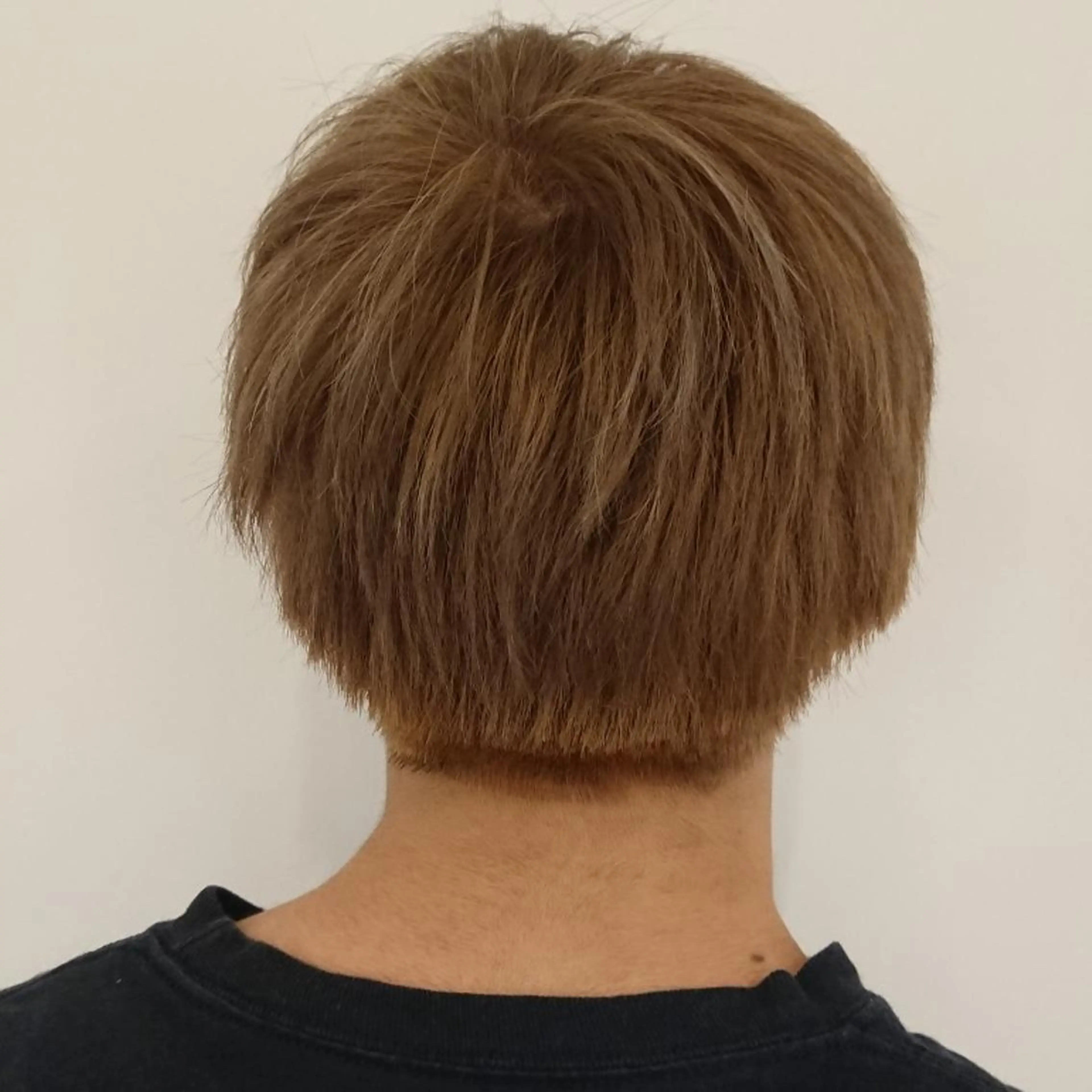 メンズ カット ヘアカラー ブリーチ/ヘアケア/ 艶髪/イギチハルのヘアスタイル