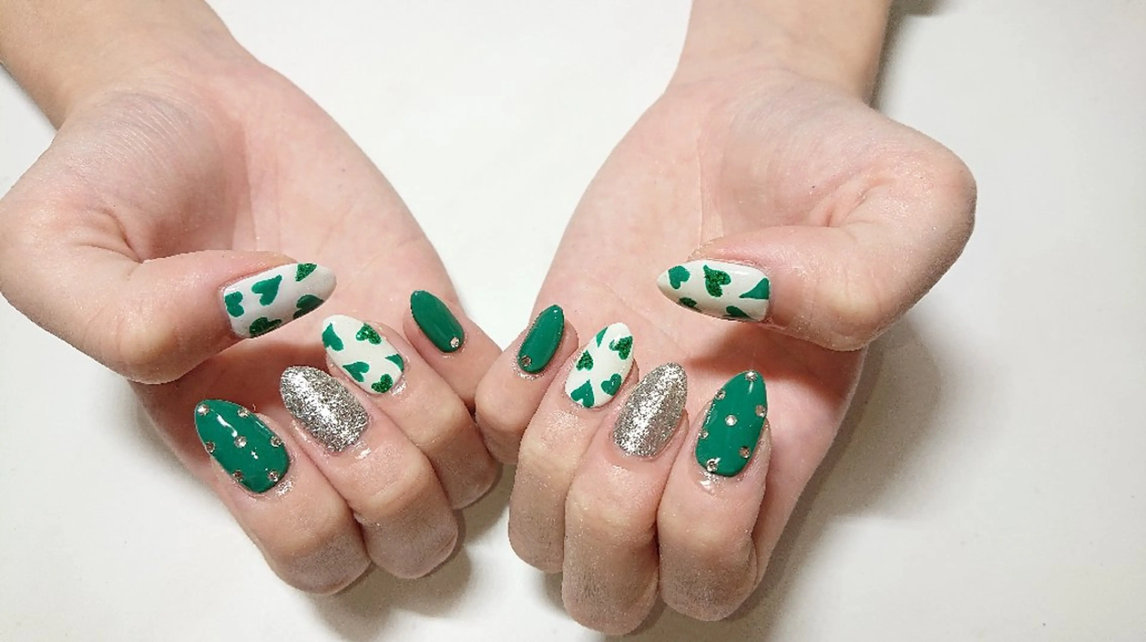 ネイル ハート ハンドネイル JEWEL nailのネイルデザイン