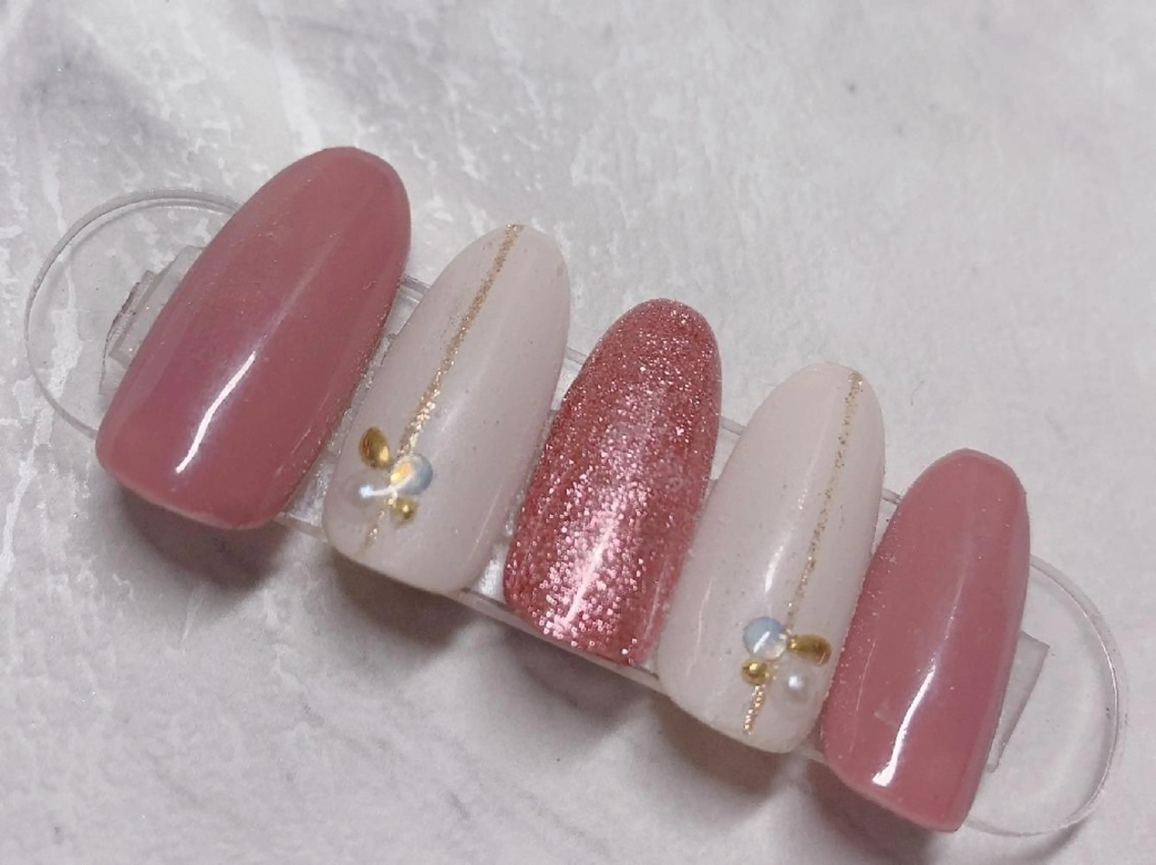 ネイル べっ甲ネイル ボルドー フラワーネイル フットネイル フレンチネイル ハンドネイル 🎀Yumi✨ ミキネイルサロン池袋のネイルデザイン