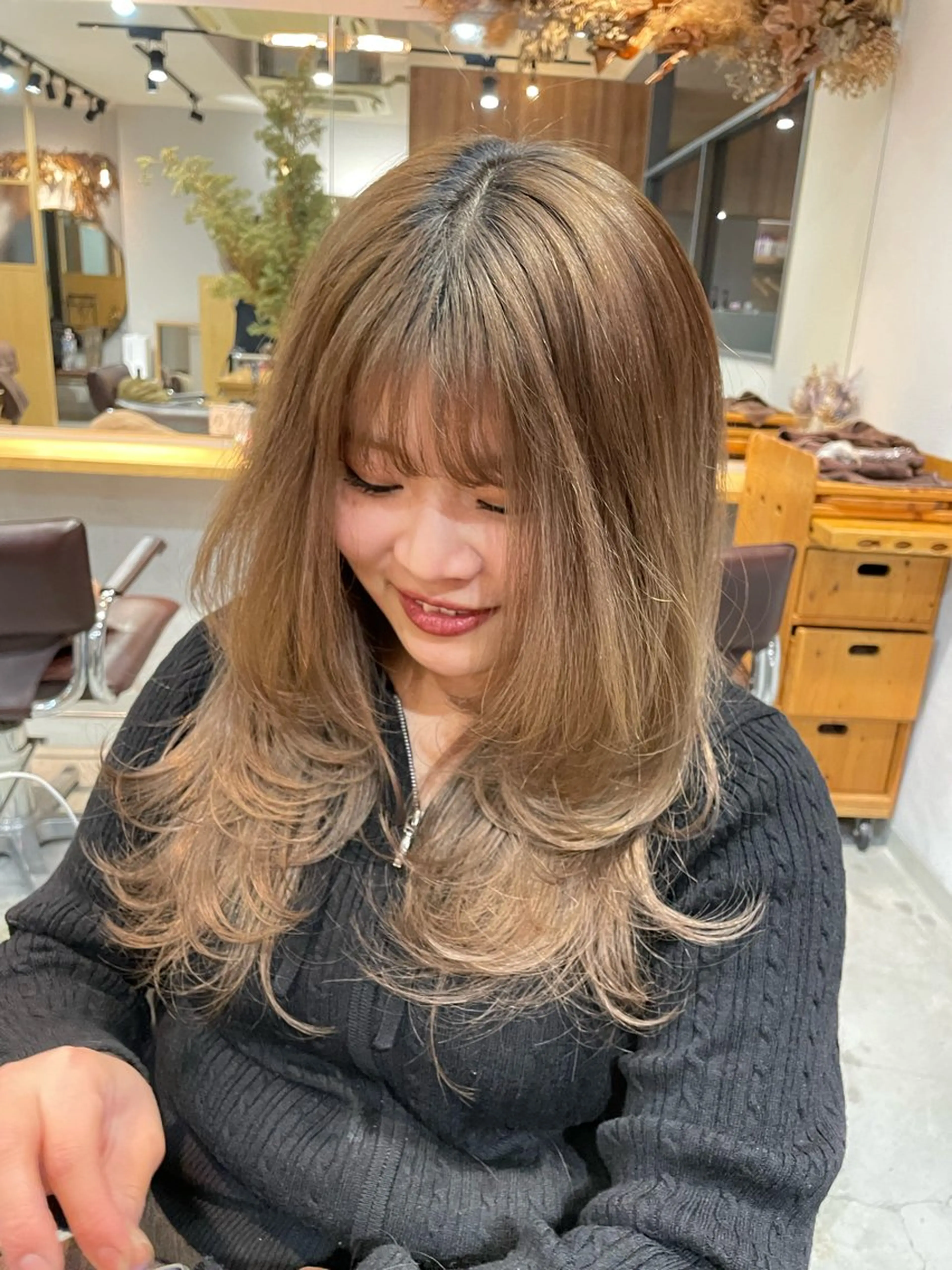 ロング 顔周りカット レイヤーカット 恵比寿 艶暗髪 🎀Naokoのヘアスタイル