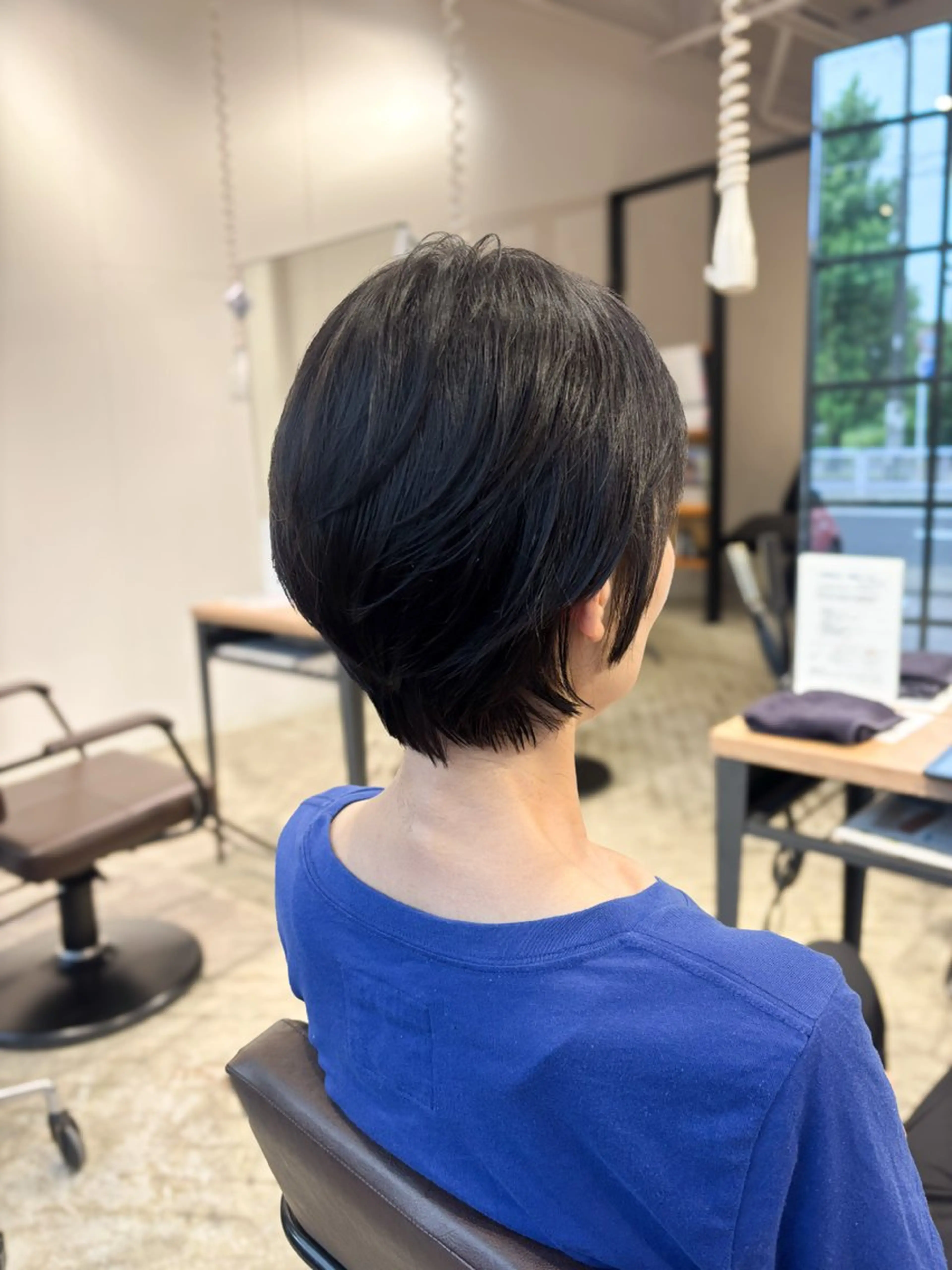 ショート ショートレイヤー レイヤーカット ショートヘア はっとり ななせのヘアスタイル