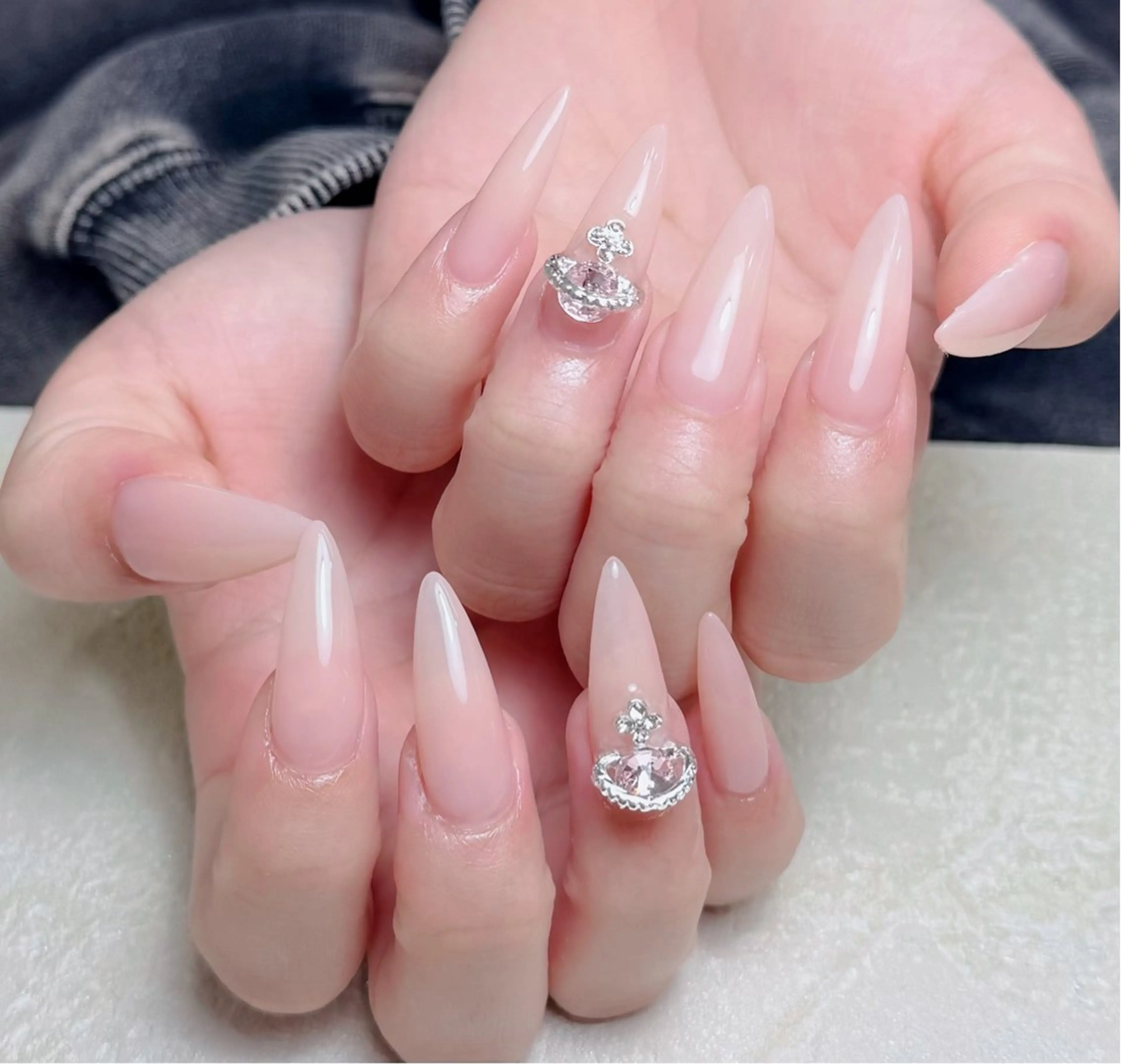 ネイル アートネイル 長さ出し フレンチネイル ジェルネイル ガーリー ハンドネイル 中野駅から2分 MEO NAILのネイルデザイン