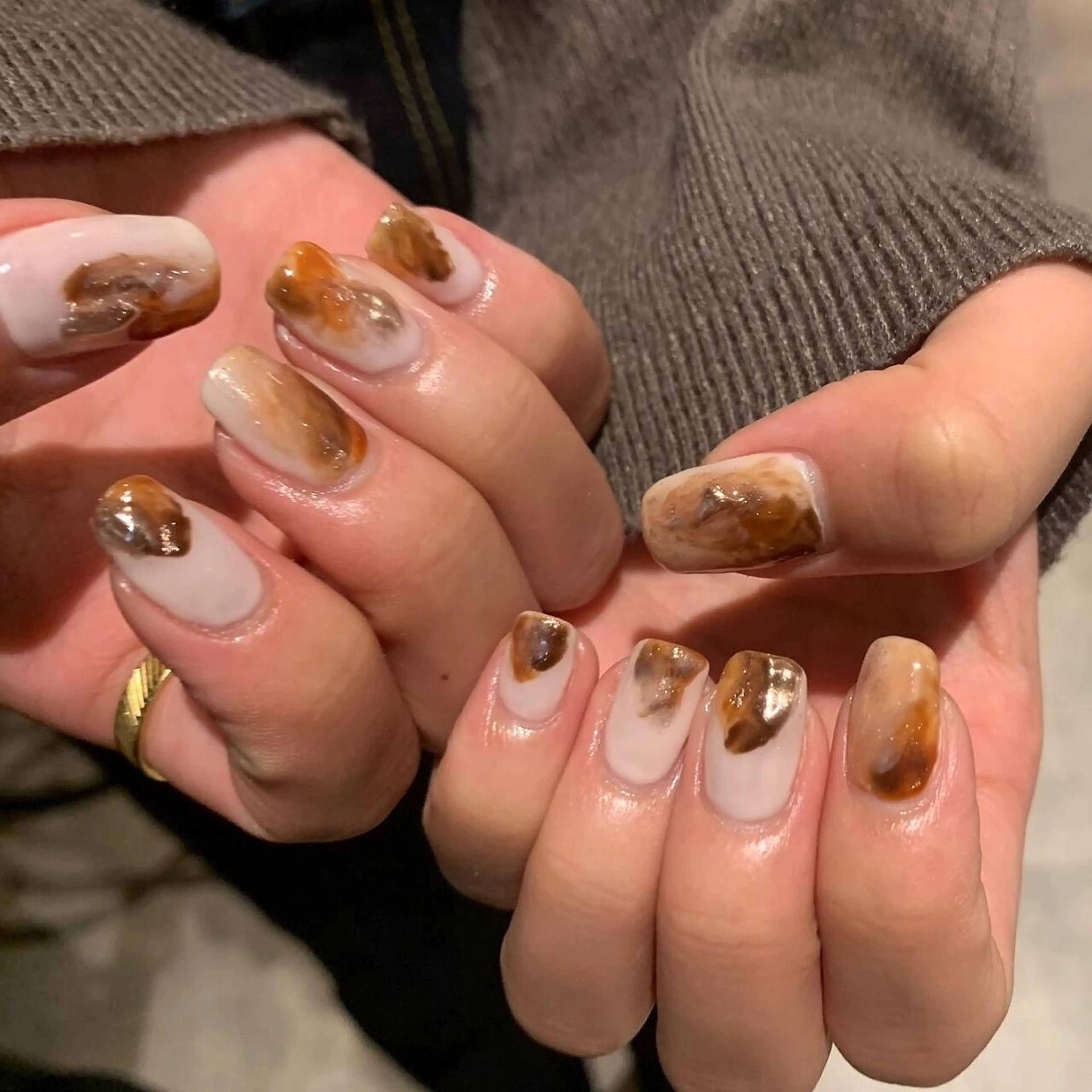 ネイル フレンチネイル ジェルネイル ガラスフレンチ グラデーション マグネットネイル ハンドネイル 【パラジェル認定】 newiネイル京橋のネイルデザイン