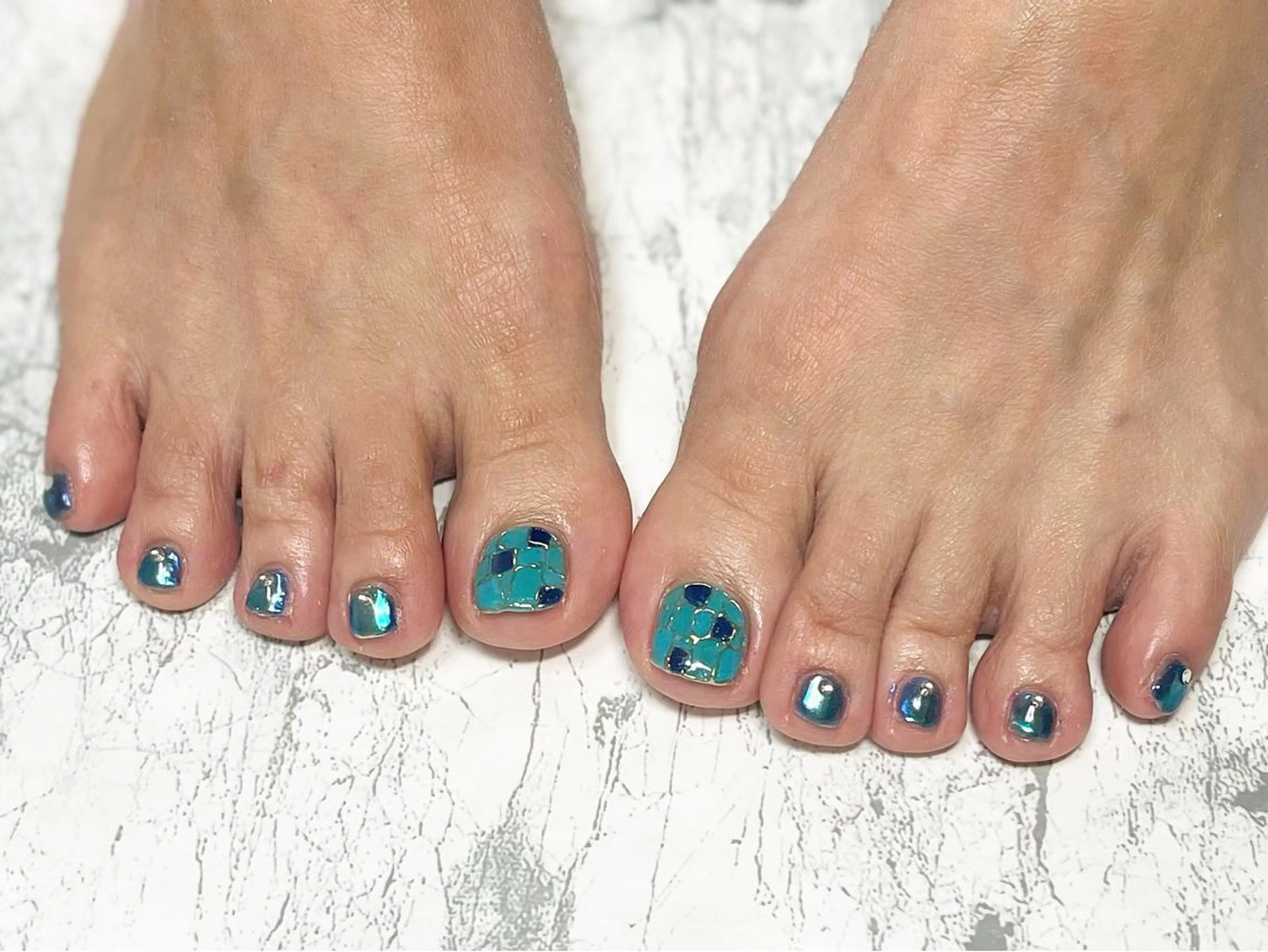 ネイル ブルー フットネイル ニュアンスネイル シンプルネイル 春ネイル フットネイル nail fufla ♡yamane♡のネイルデザイン