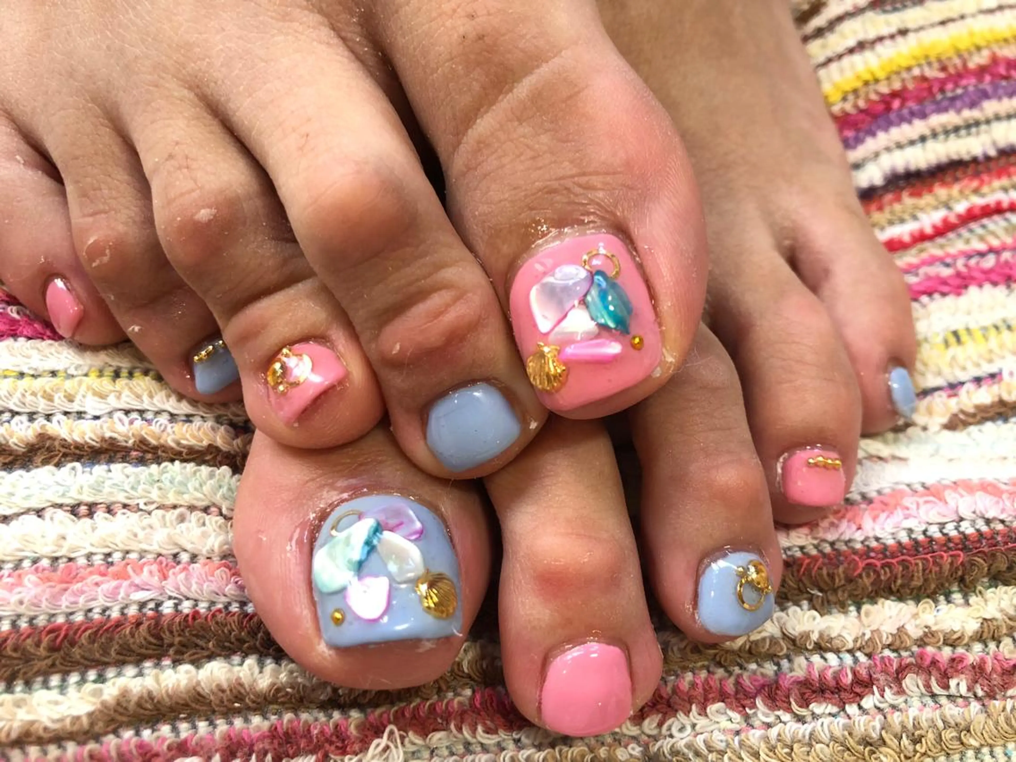 ネイル フットネイル アクア ライズのネイルデザイン