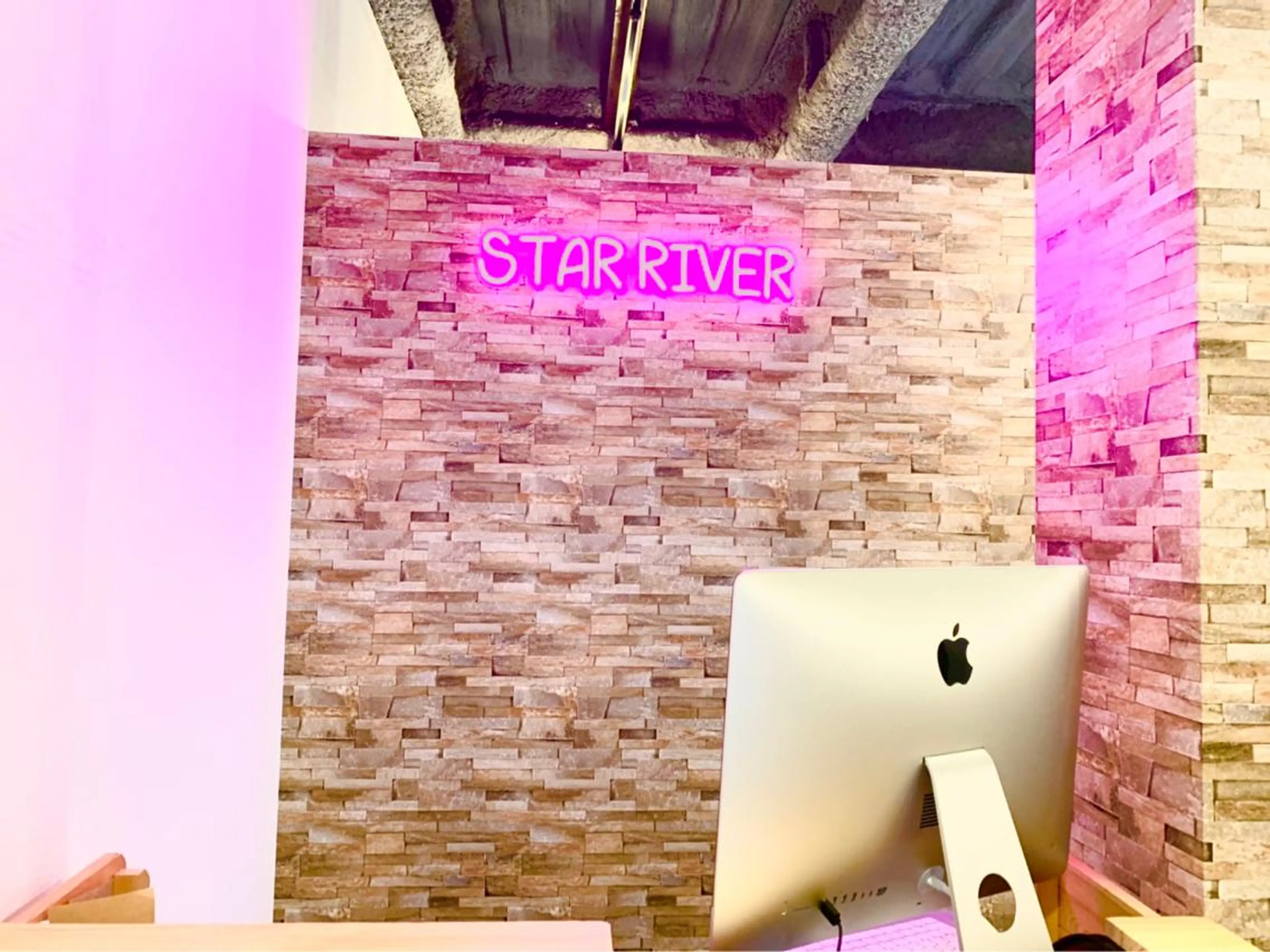 ヘアカラー&縮毛矯正 STAR☆RIVERのヘアスタイル