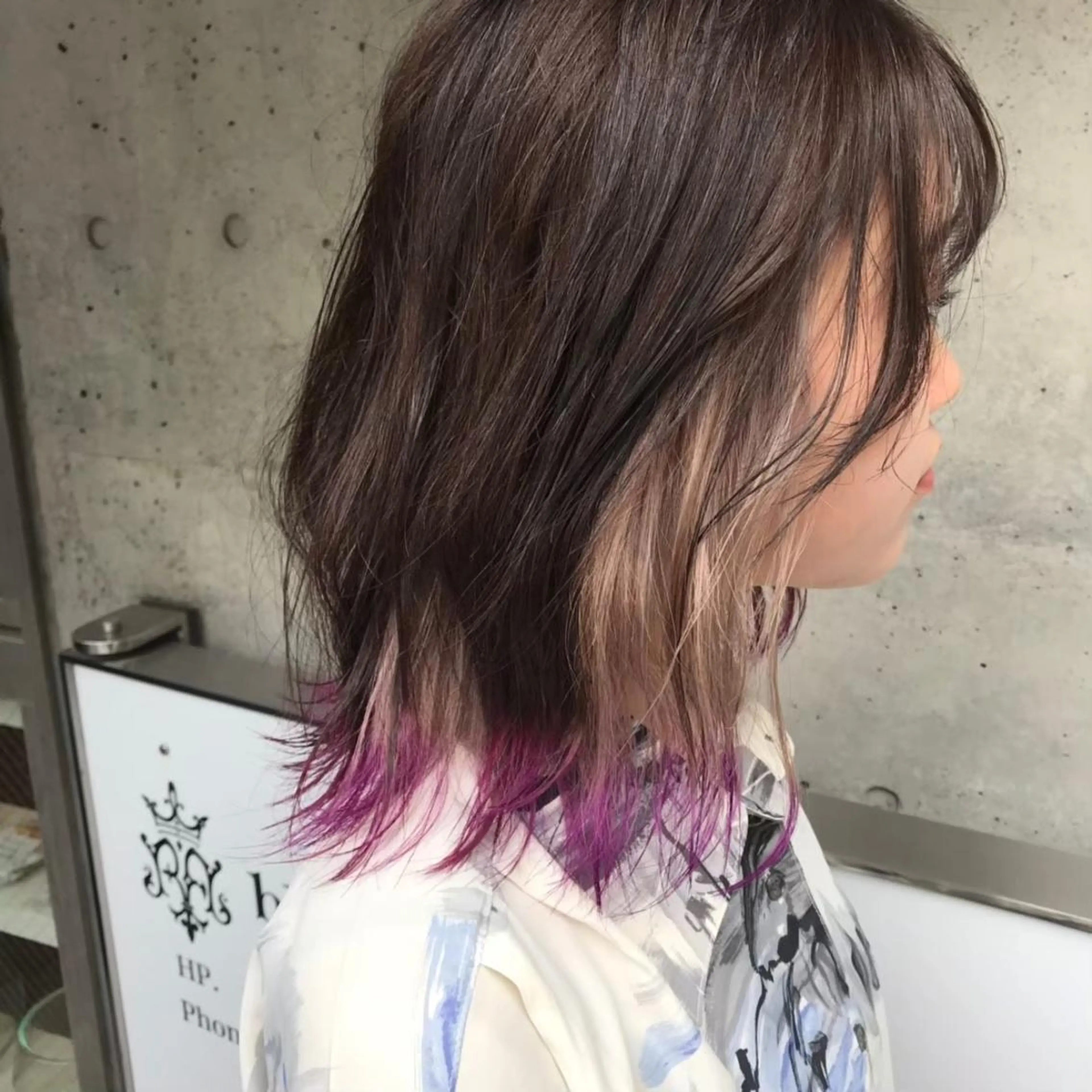 セミロング カラー インナーカラー あやめ【顔まわり/レ イヤー/柔らかカラ】のヘアスタイル