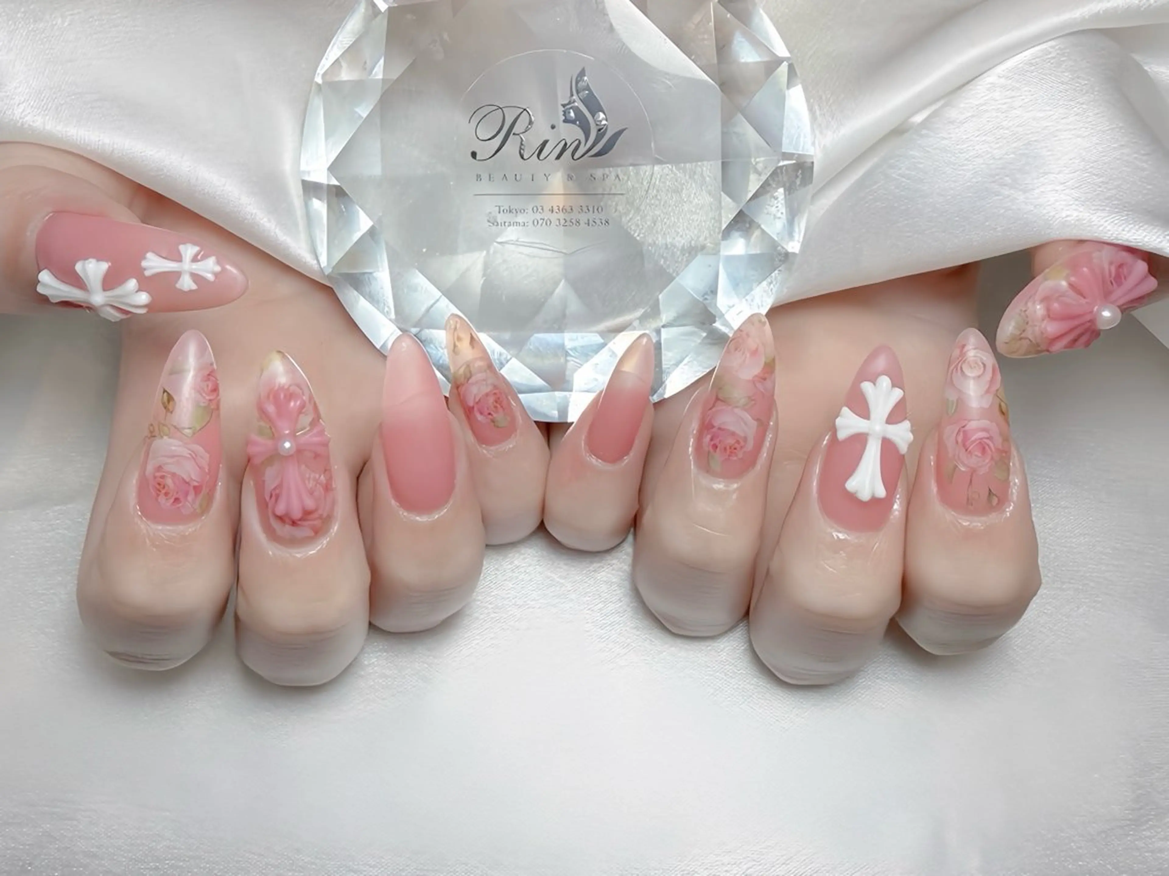 ネイル オーロラネイル チークネイル 桜ネイル クリアネイル ドット ハンドネイル Rin Nail 新大久保店のネイルデザイン