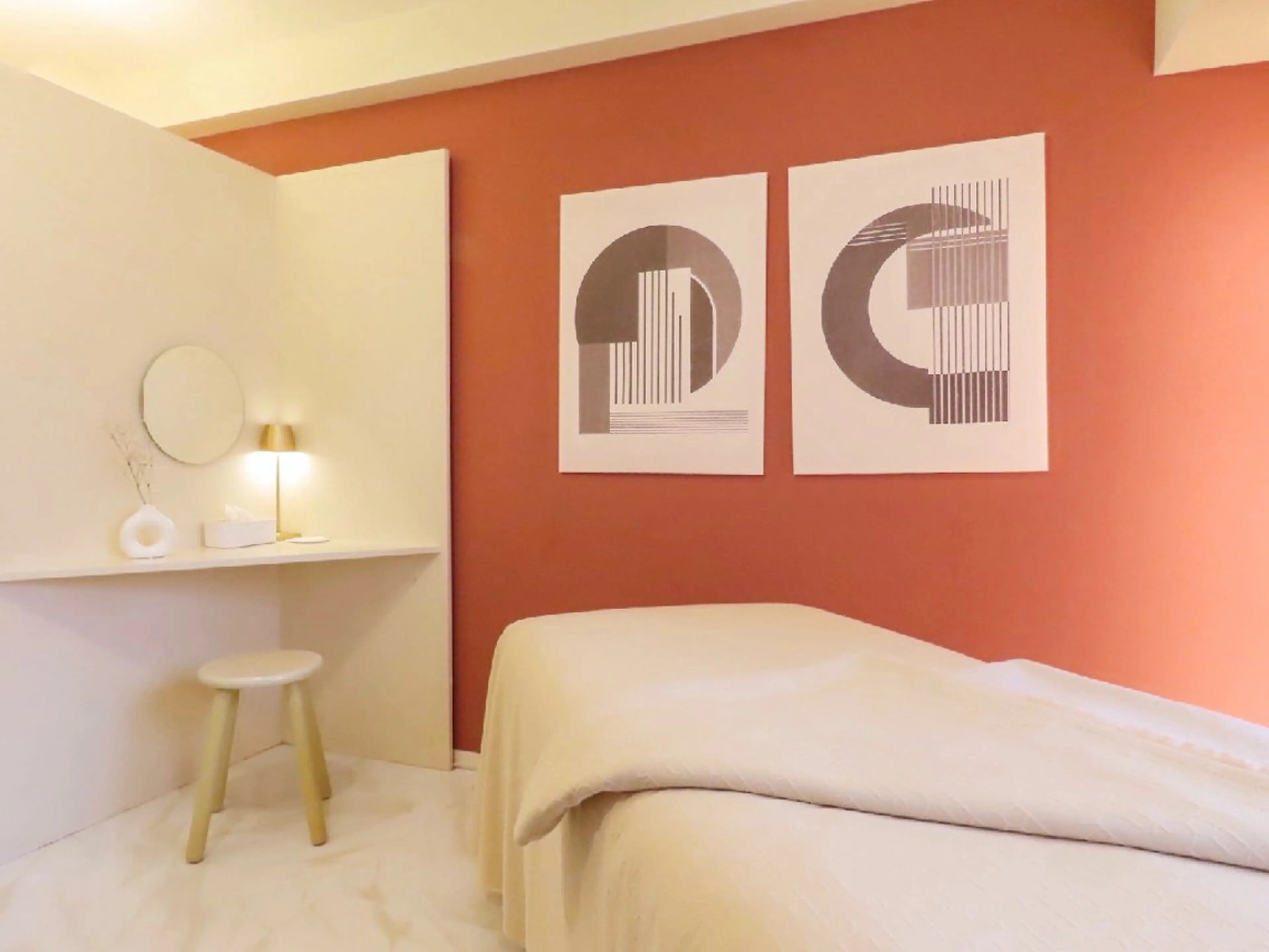 エステ リラク 🍁美Plus下北沢 肌質改善/まつ毛のマツエク・マツパデザイン