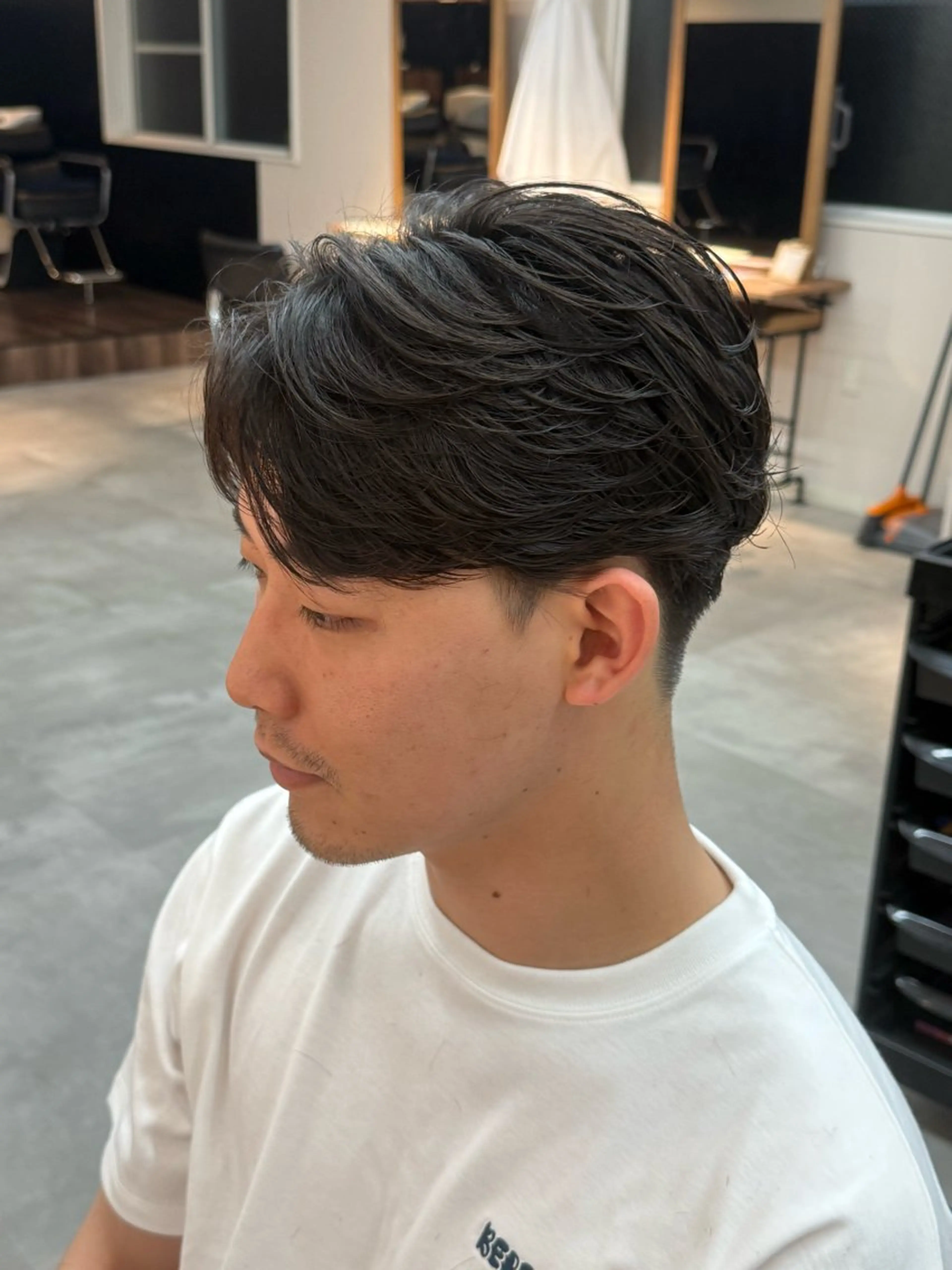 ショート パーマ メンズ ダウンパーマ フェザーパーマ カルマパーマ メンズ韓国風 メンズパーマ カット パーマ 垢抜けへの近道✂️ メンズ縮毛矯正/齊藤のヘアスタイル