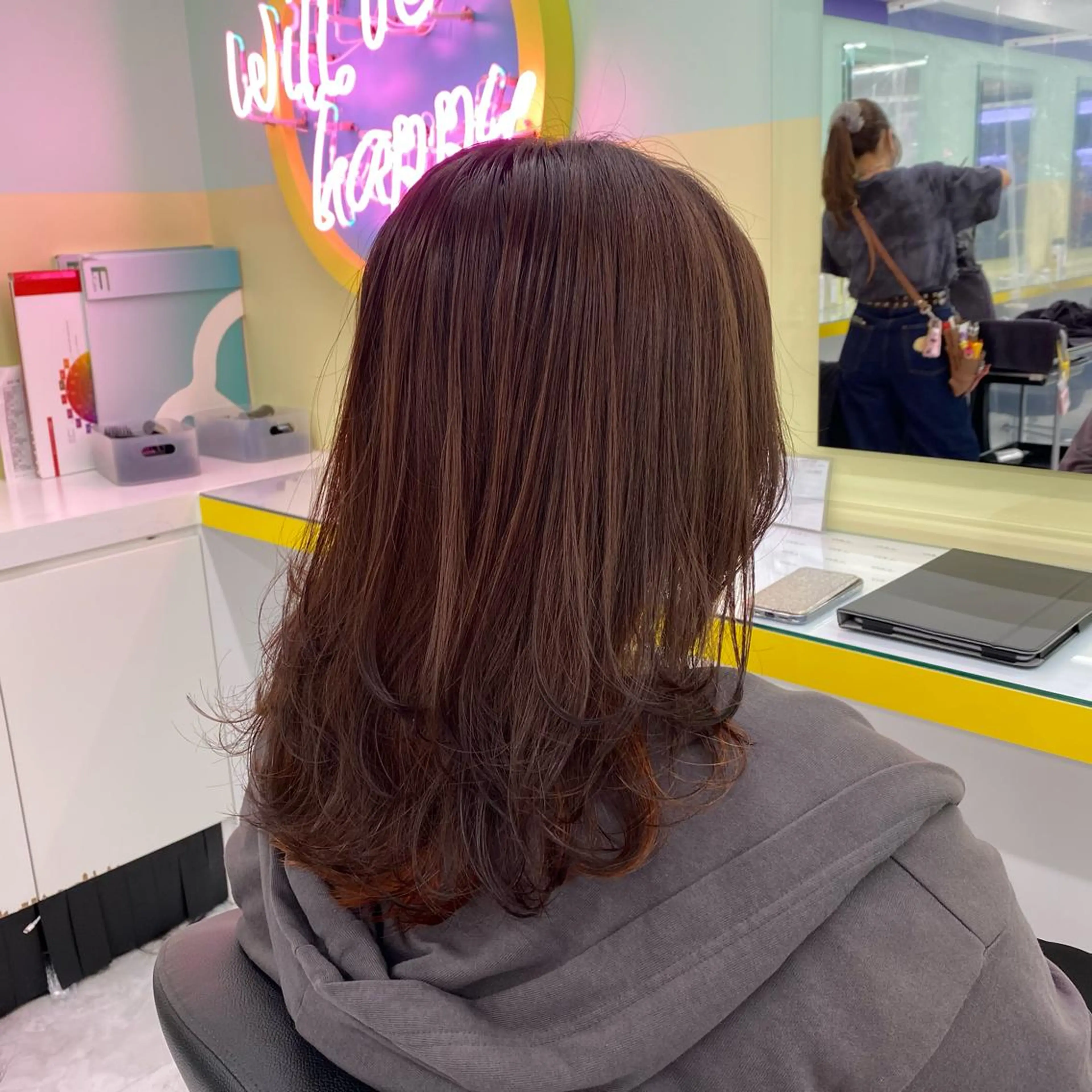 セミロング カラー ヘアアレンジ ヘアカラー トリートメント mai🍑暖色カラー /レイヤー💖のヘアスタイル