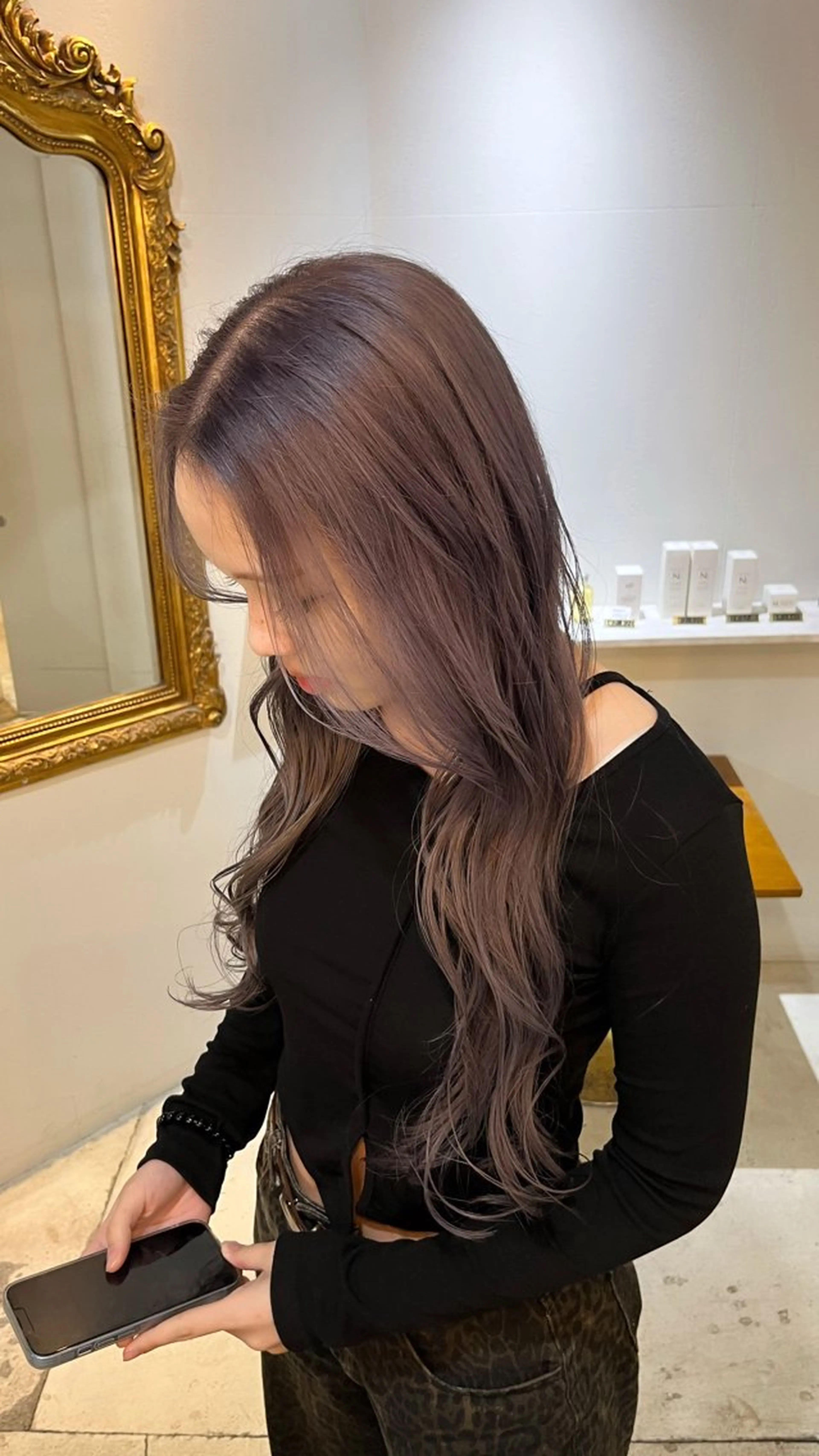 ロング 🩶ハイトーン🖤 URARAのヘアスタイル