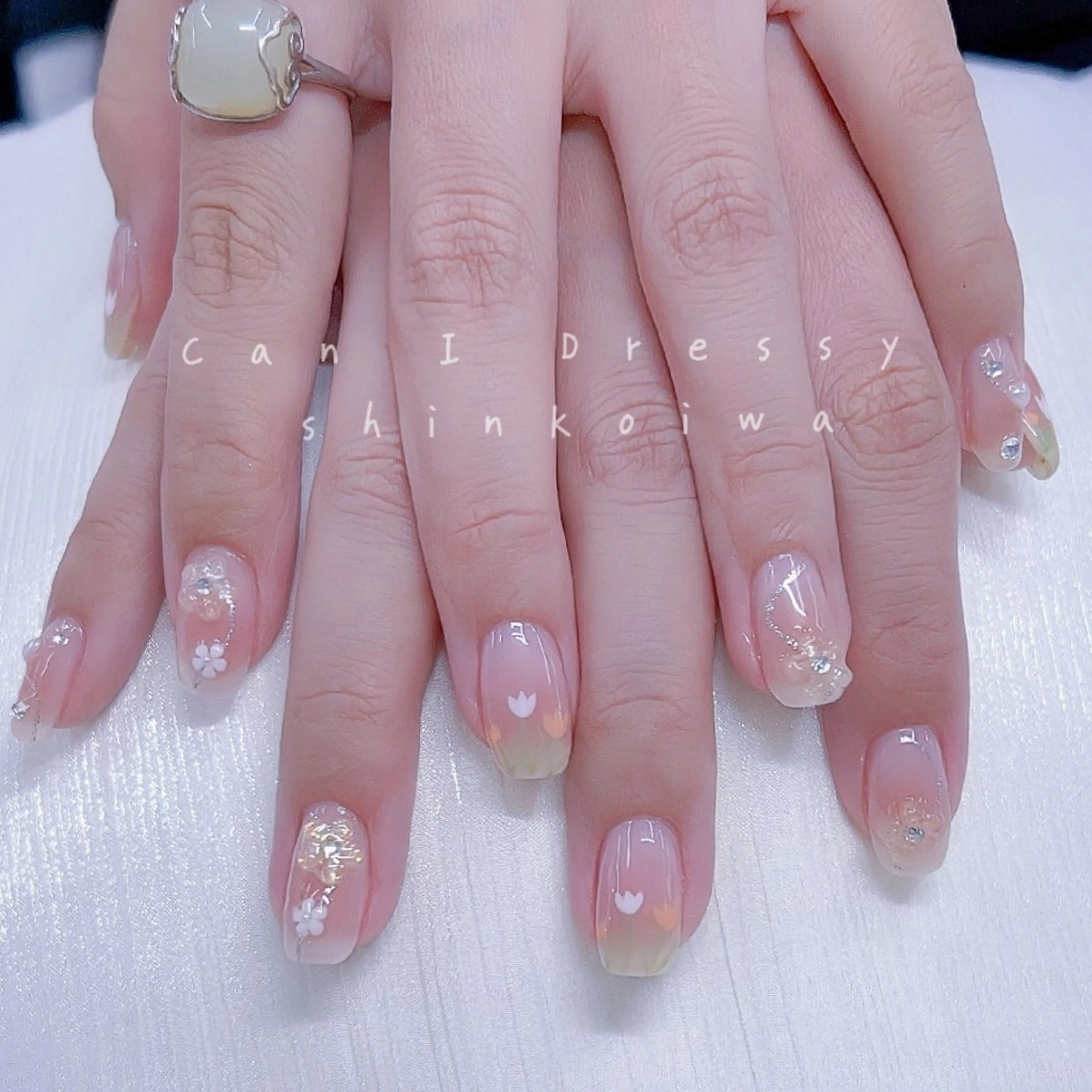 ネイル チークネイル フラワーネイル 持ち込み オフィスネイル 春ネイル ハンドネイル キャンアイドレッシー 新小岩のネイルデザイン