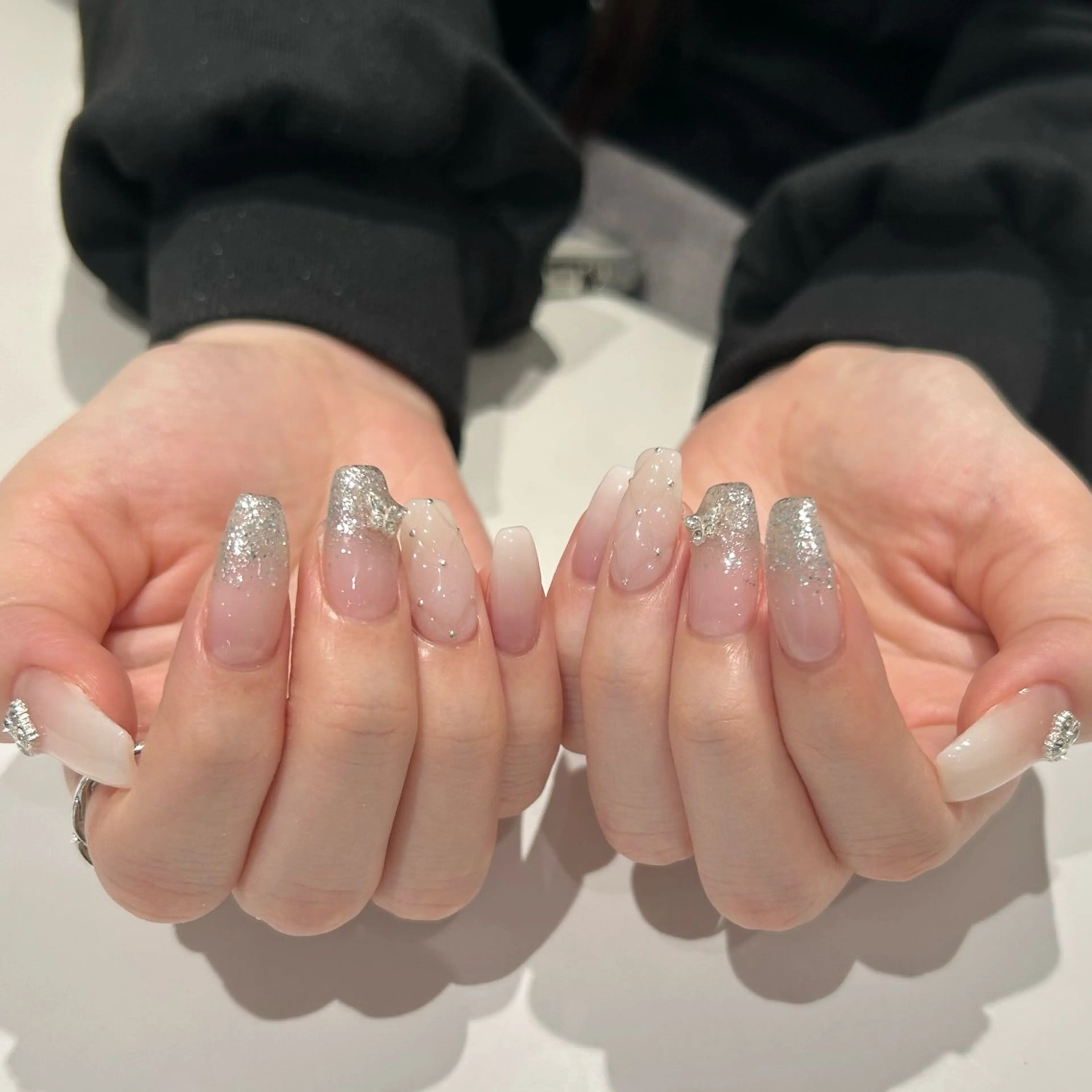 ロング ハンドネイル 金子 萌果のネイルデザイン