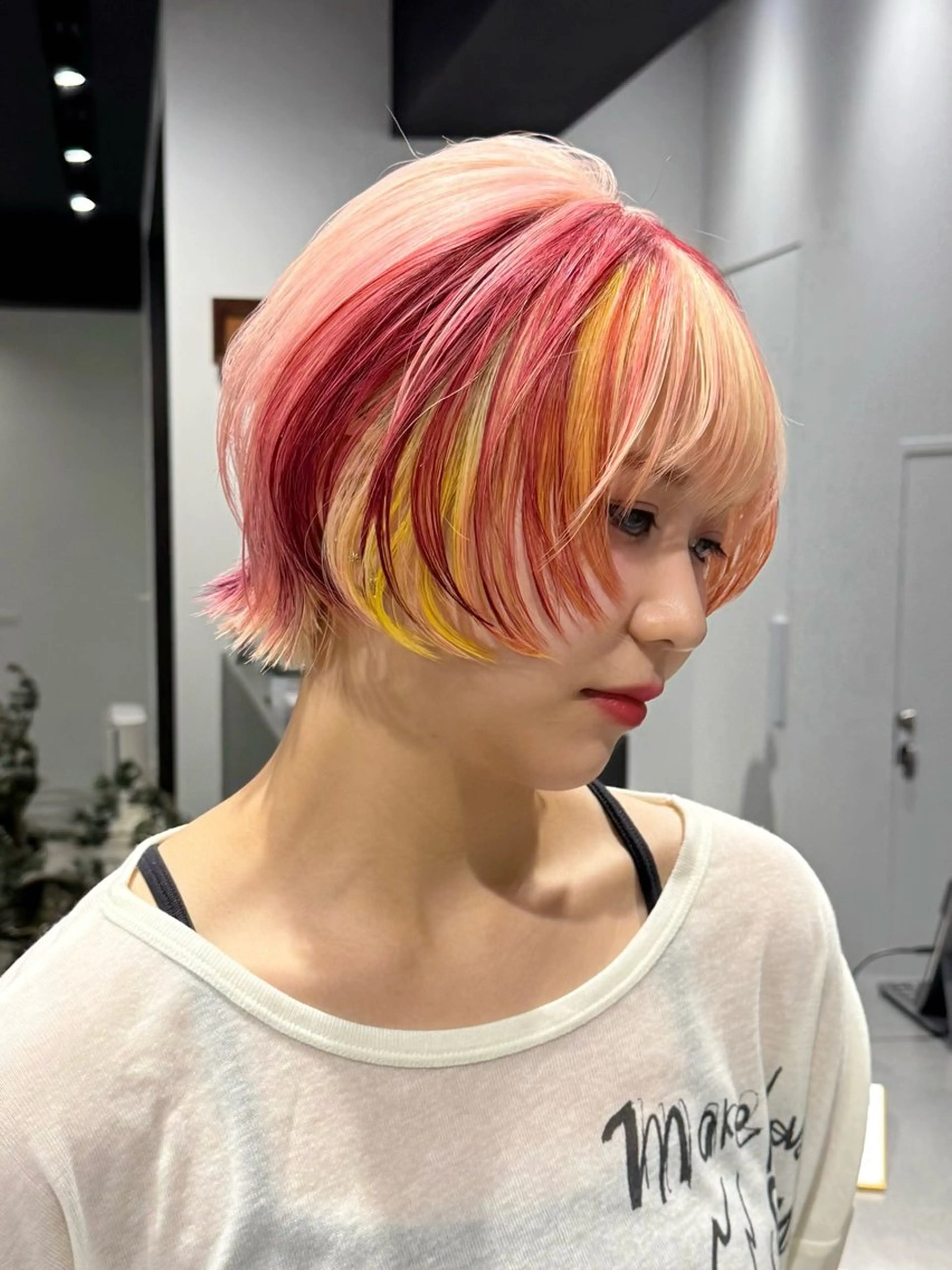 ショート アッシュ アッシュグレー 髪質改善 タンバルモリ 韓国風ヘア ヘアカラー Bob&ハイトーン 専門家CHIHIROのヘアスタイル